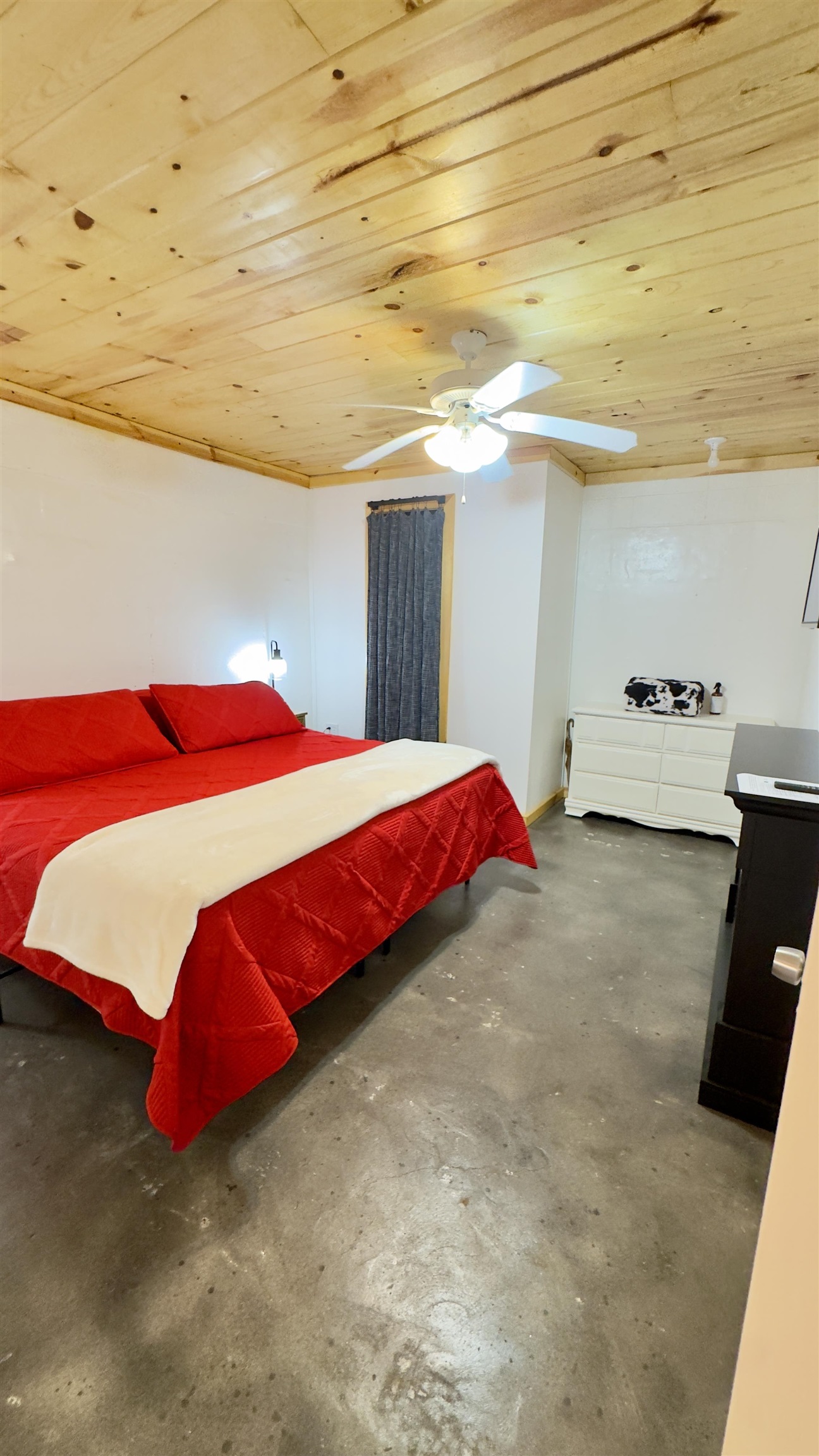 298 Red Lamb  Melbourne, AR