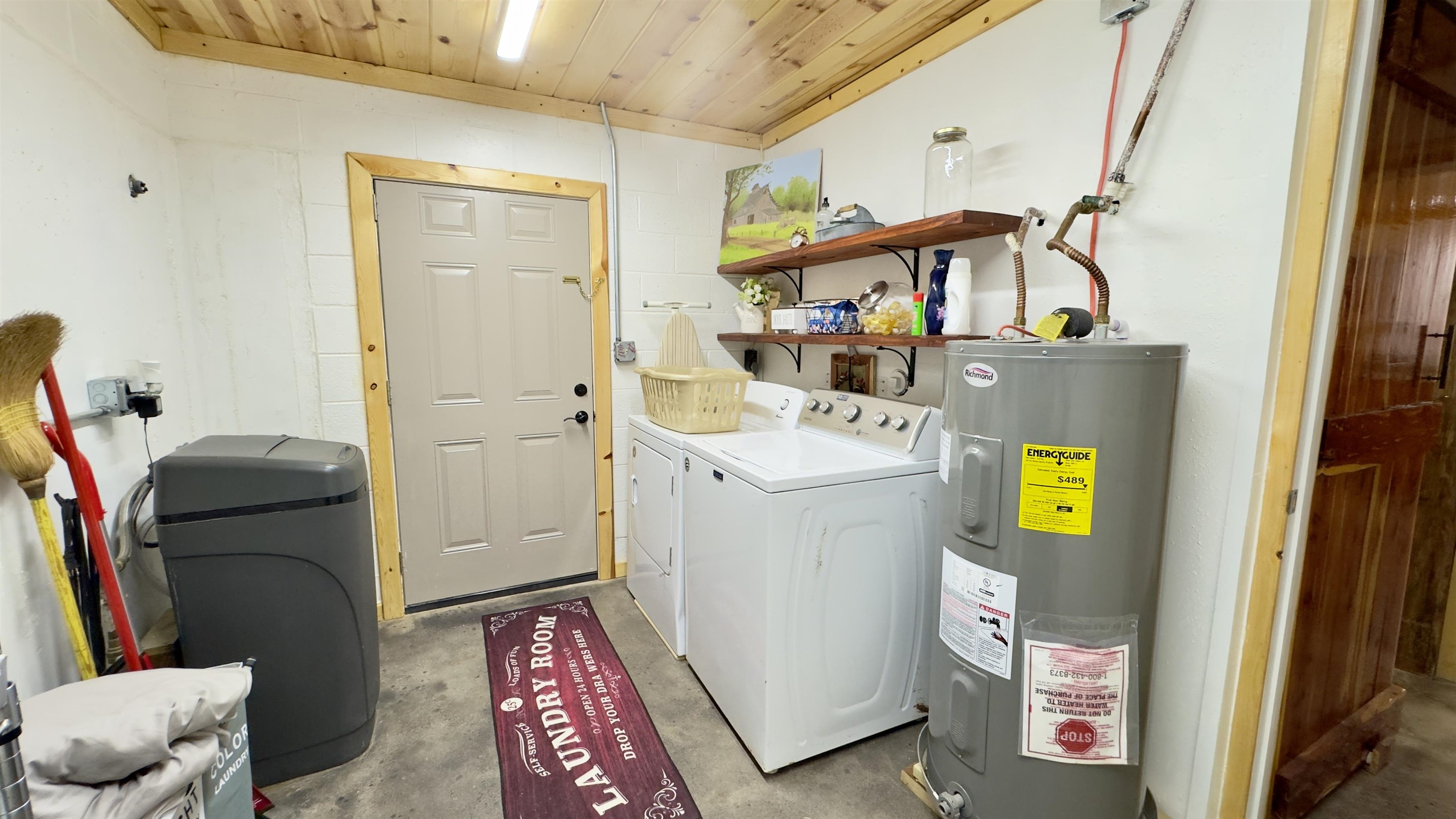 298 Red Lamb  Melbourne, AR