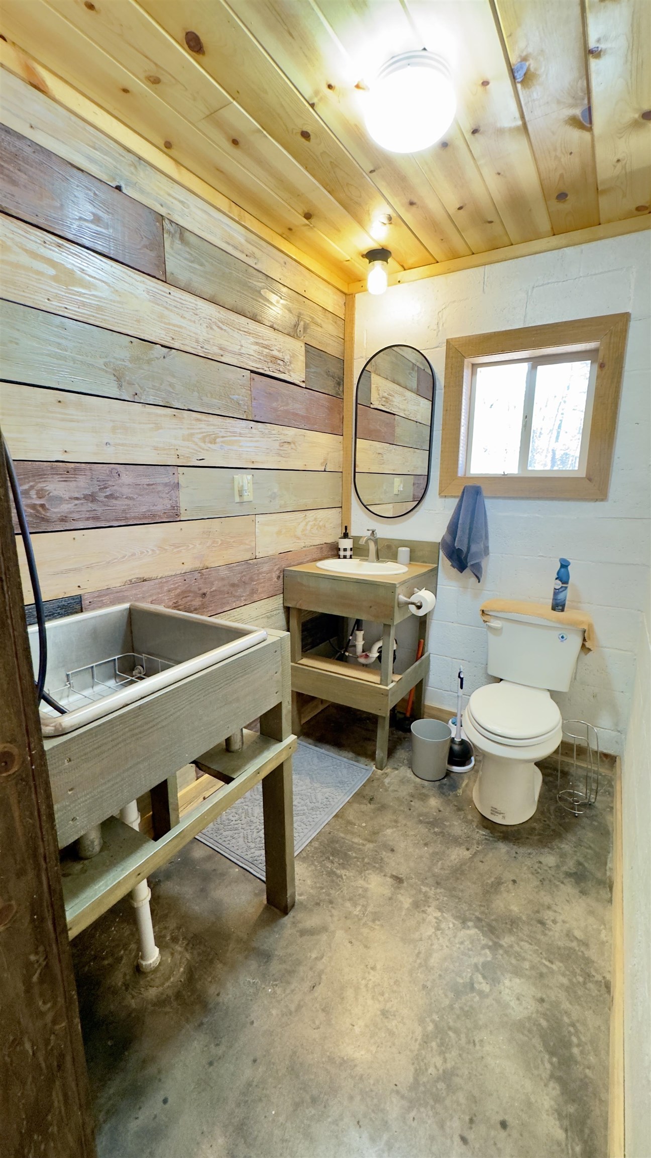 298 Red Lamb  Melbourne, AR