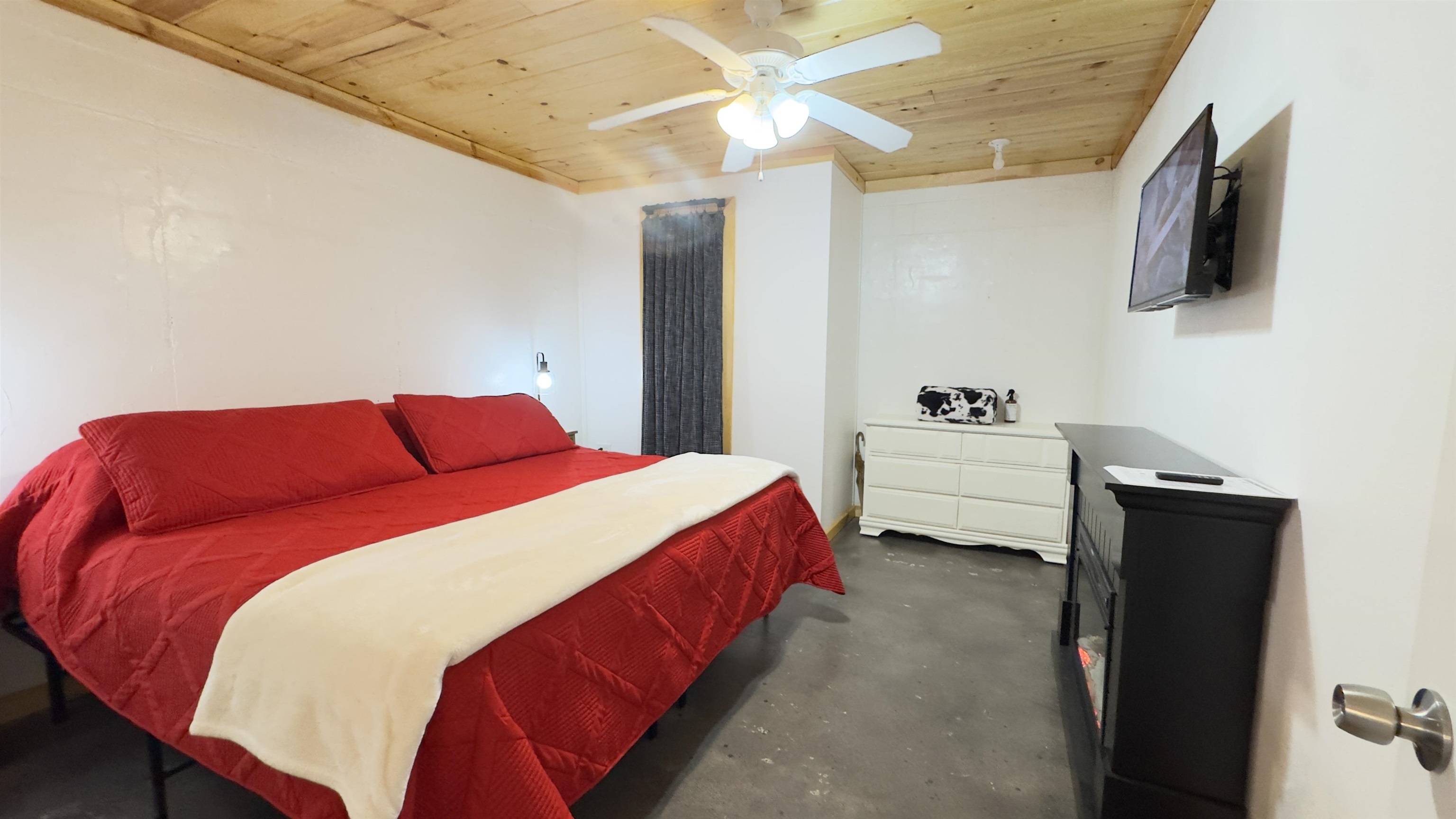 298 Red Lamb  Melbourne, AR