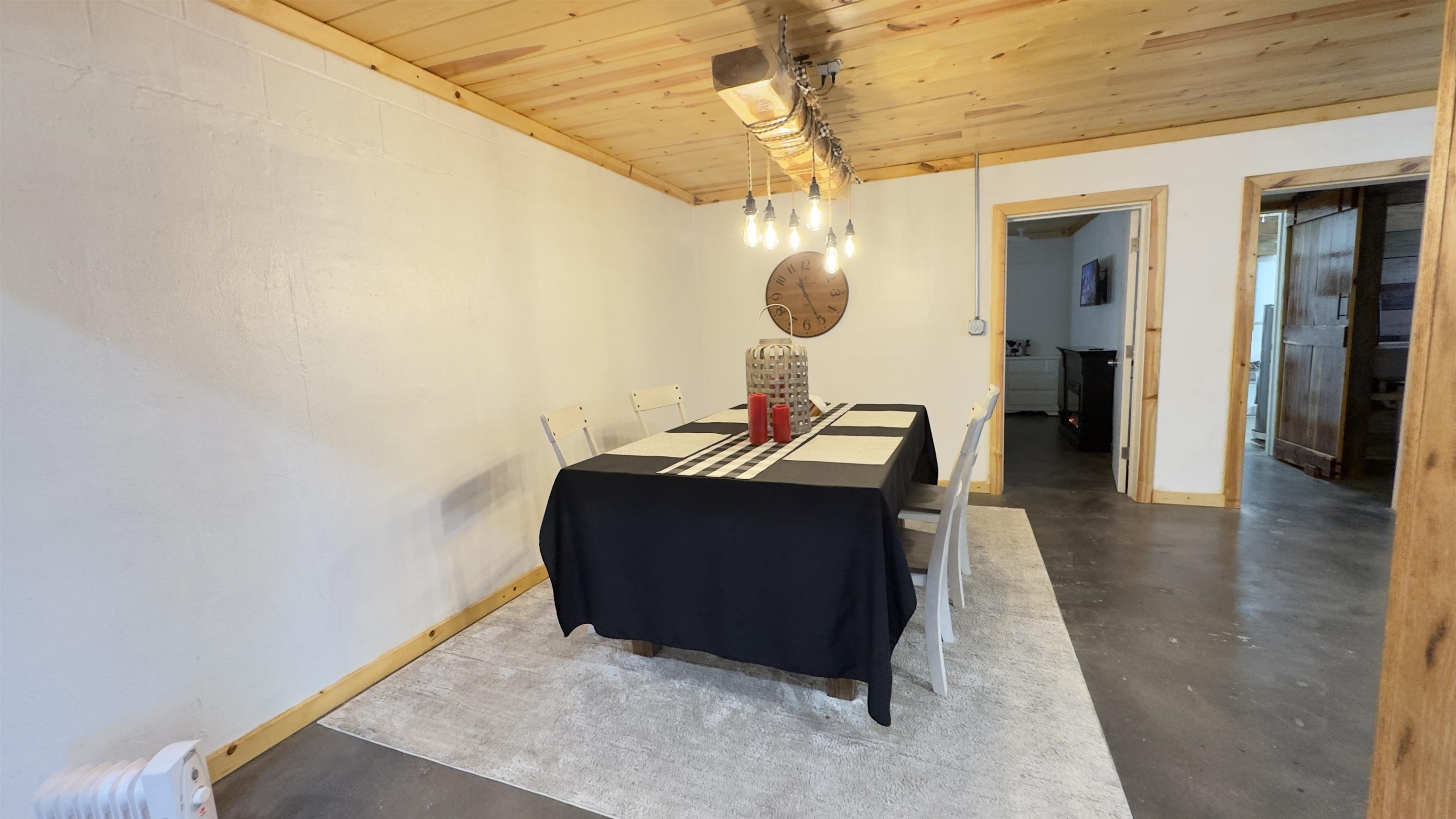 298 Red Lamb  Melbourne, AR