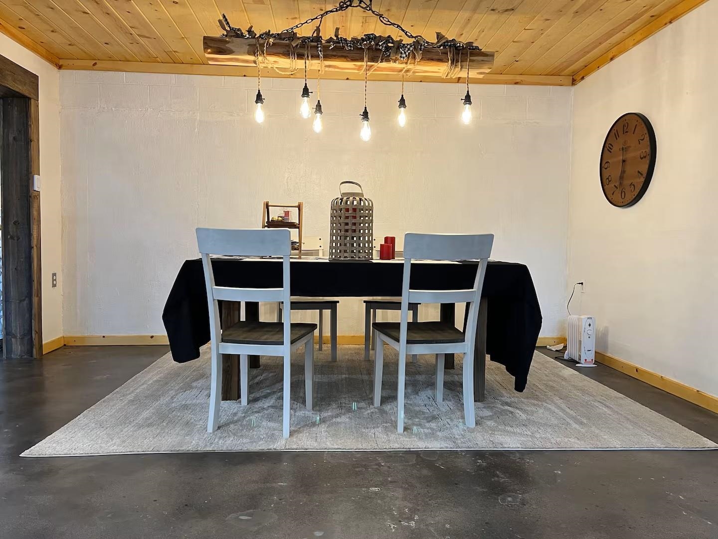 298 Red Lamb  Melbourne, AR