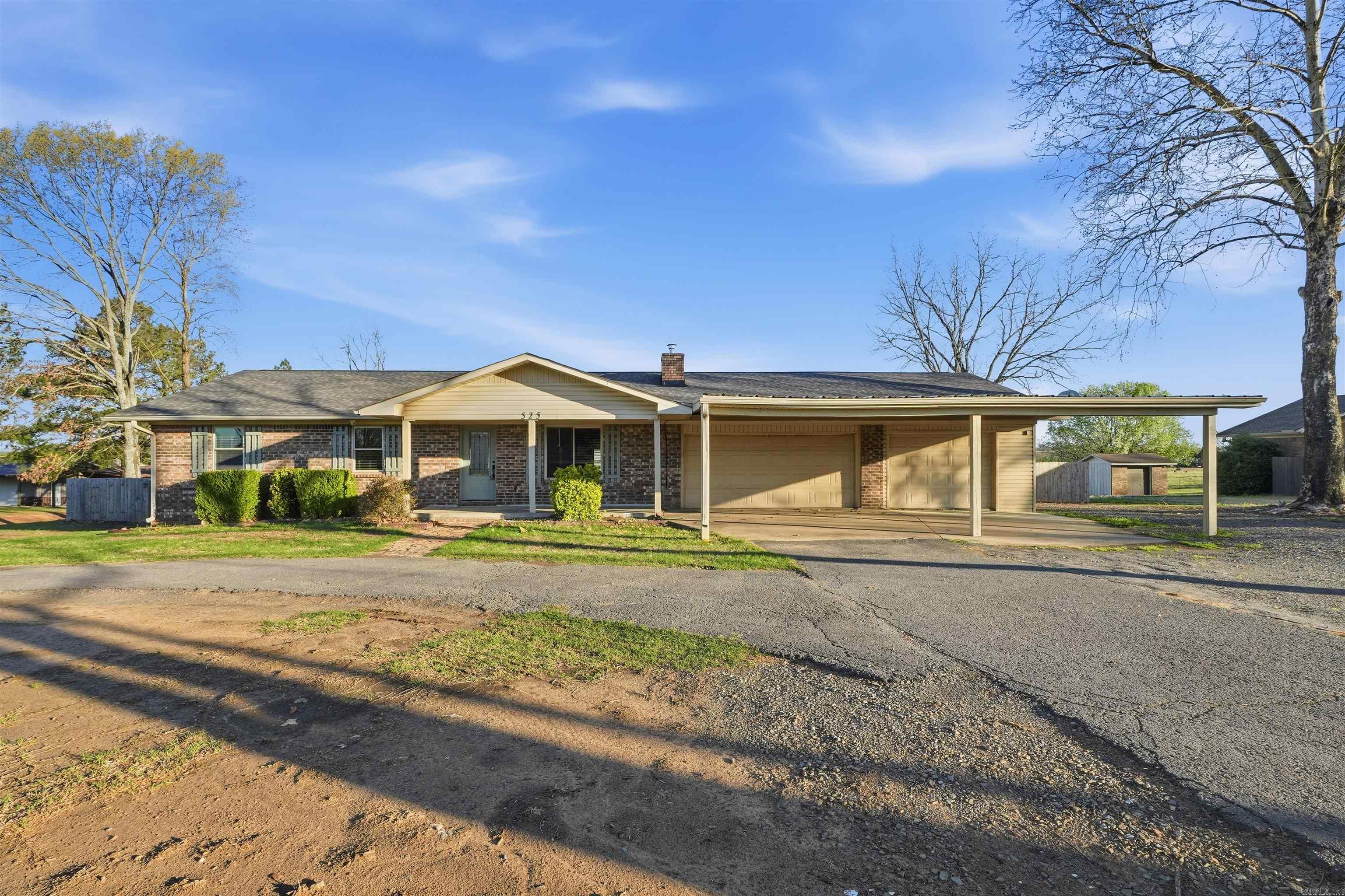 525 225 E  Greenbrier, AR