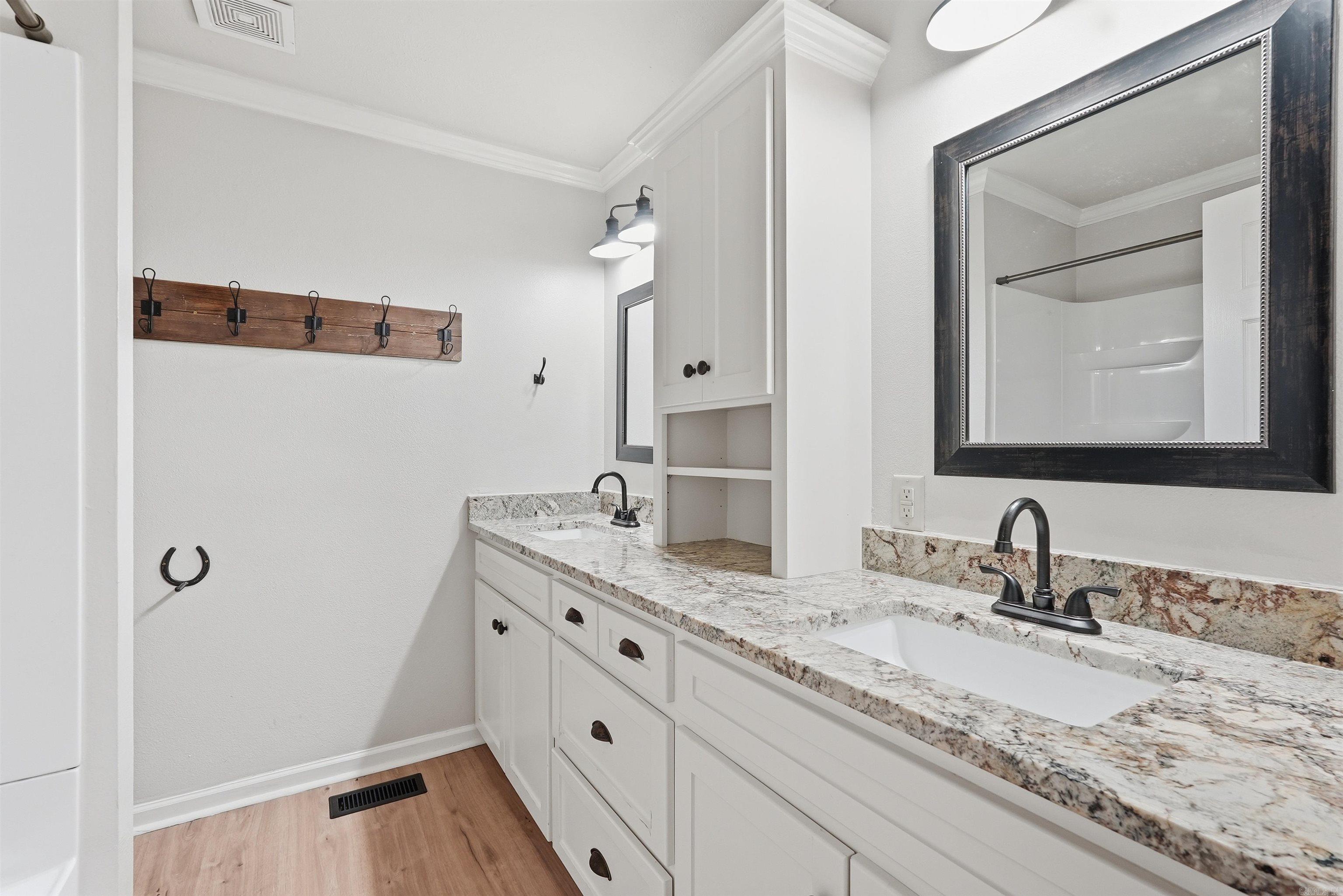 525 225 E  Greenbrier, AR