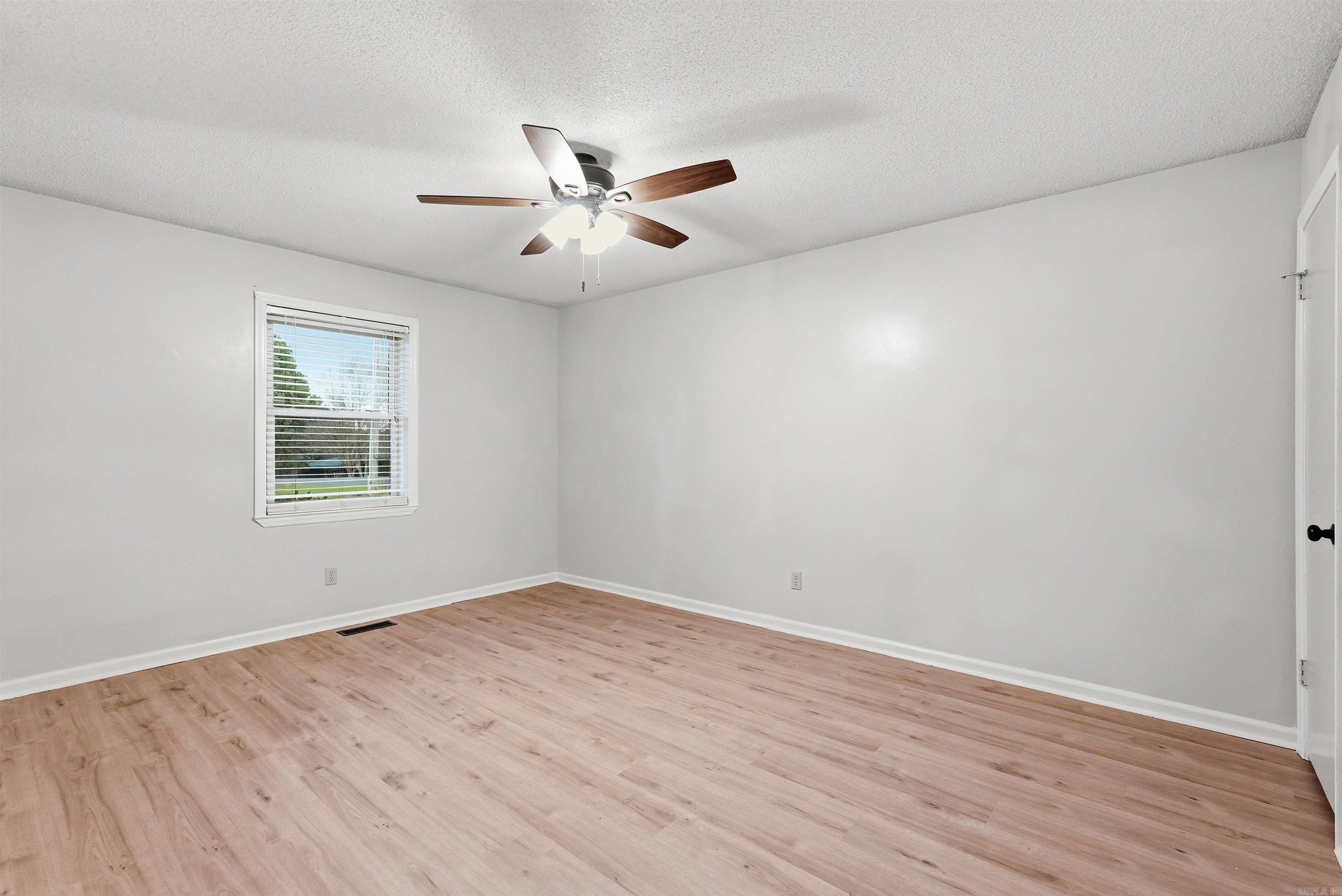 525 225 E  Greenbrier, AR