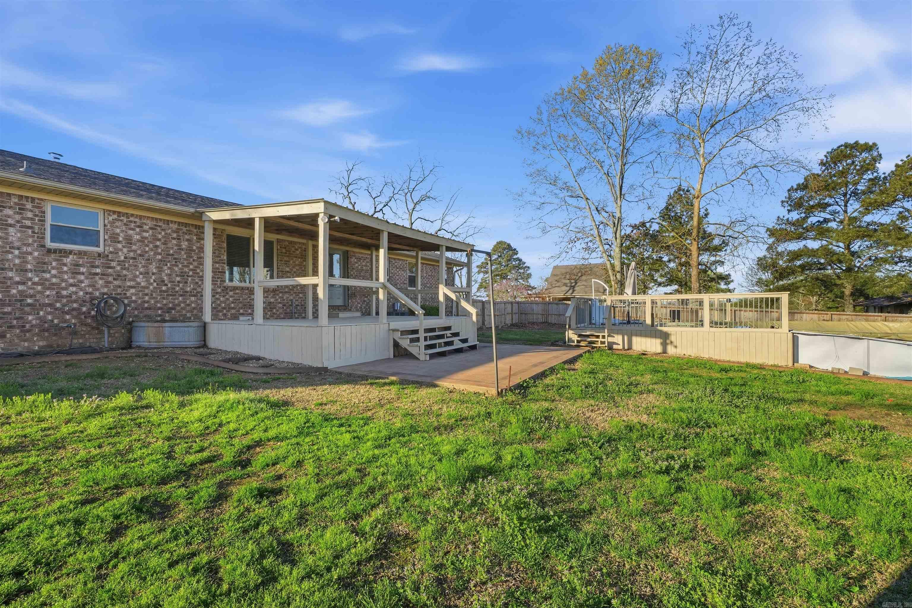 525 225 E  Greenbrier, AR