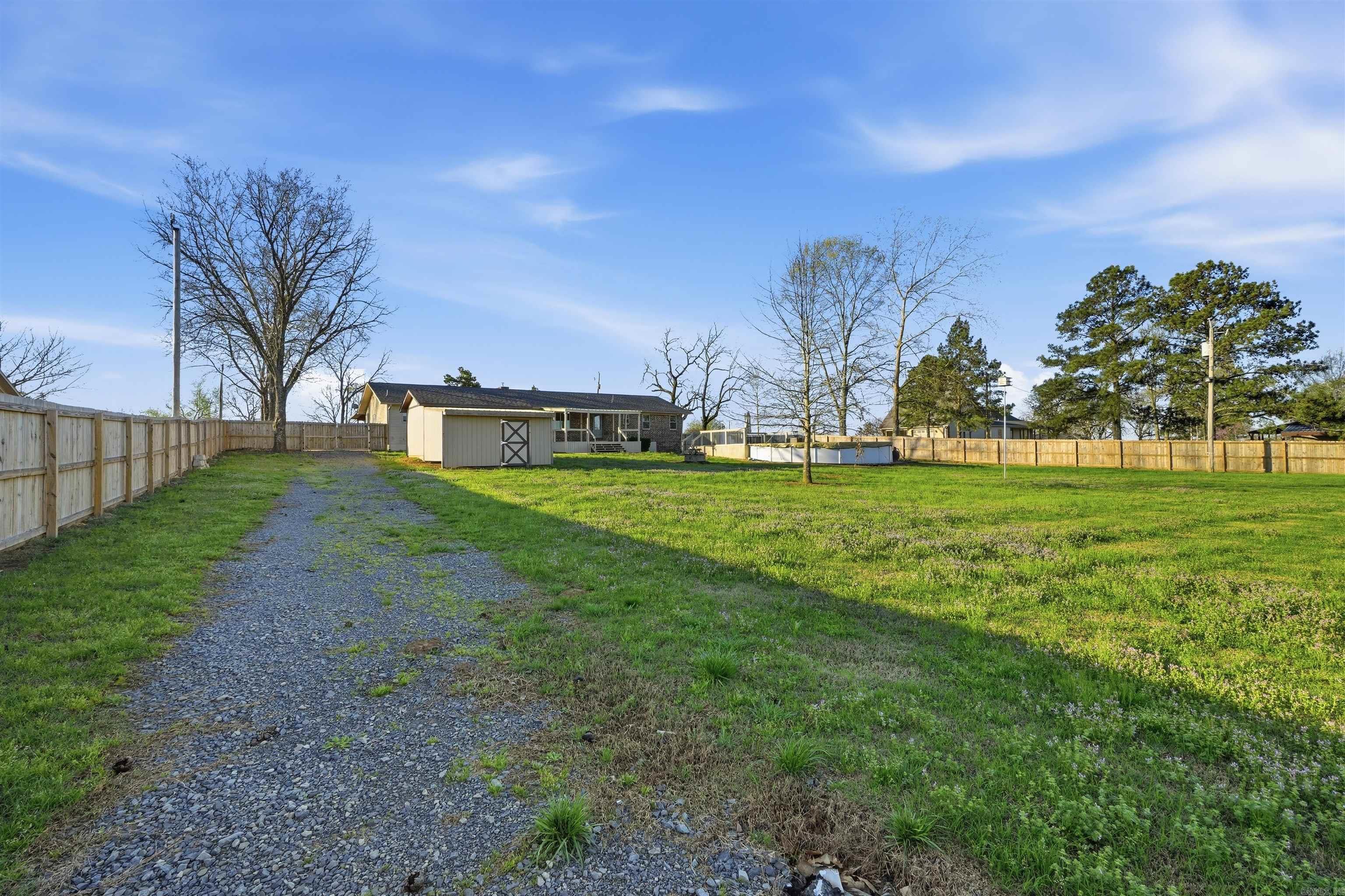 525 225 E  Greenbrier, AR