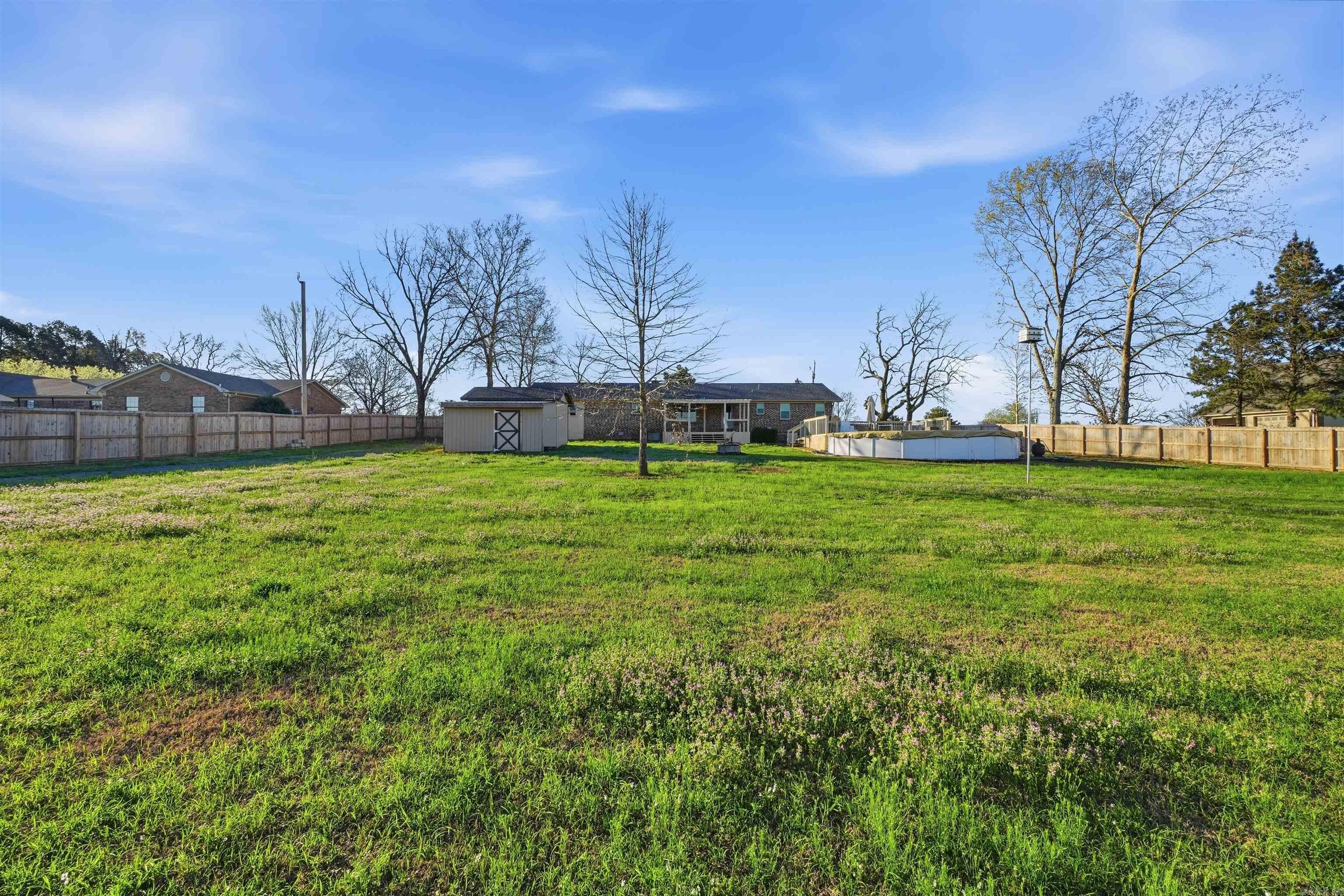 525 225 E  Greenbrier, AR