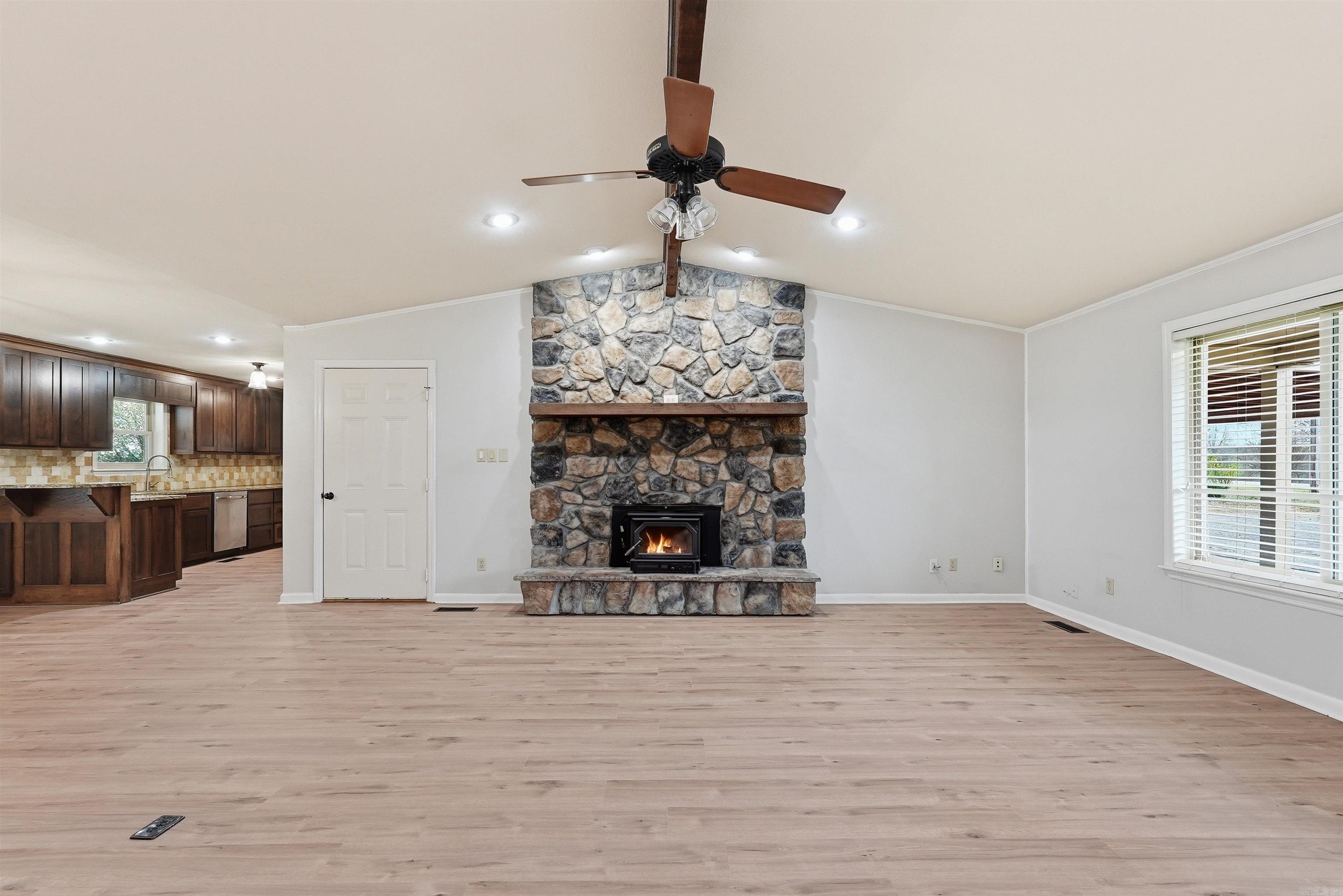 525 225 E  Greenbrier, AR