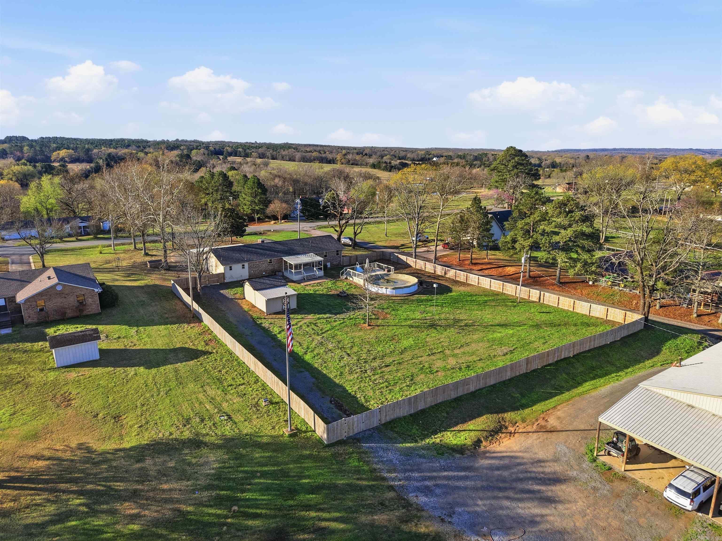 525 225 E  Greenbrier, AR