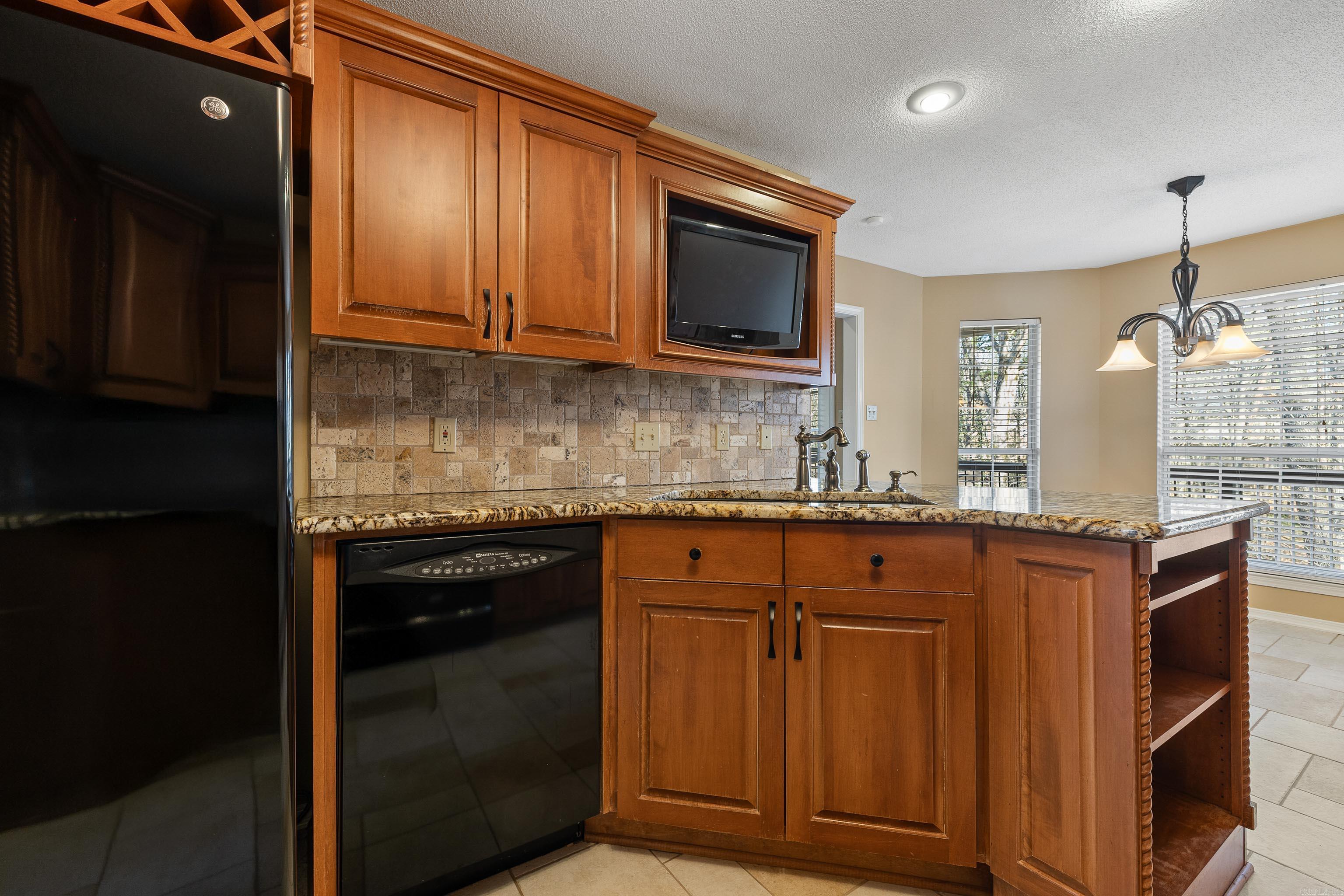 1215 River Oaks  Benton, AR