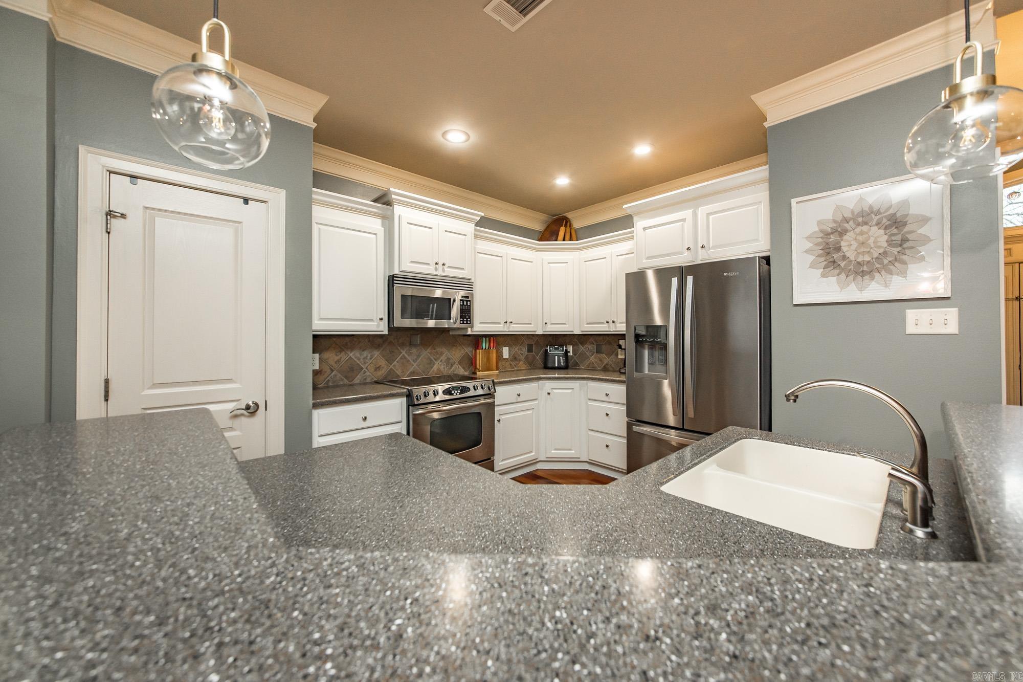 103 Beaver Creek  Maumelle, AR