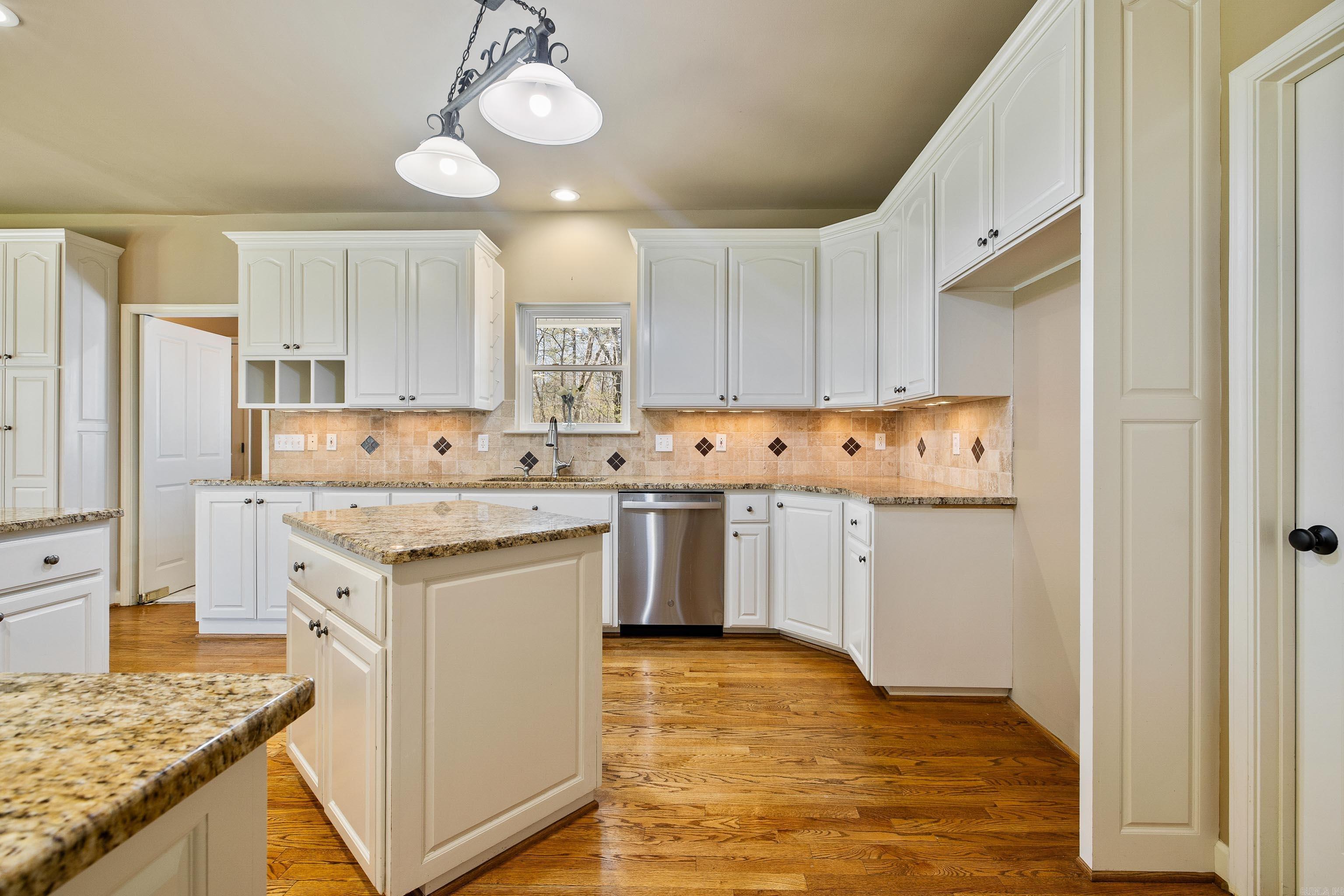 1119 Blue Grass  Benton, AR