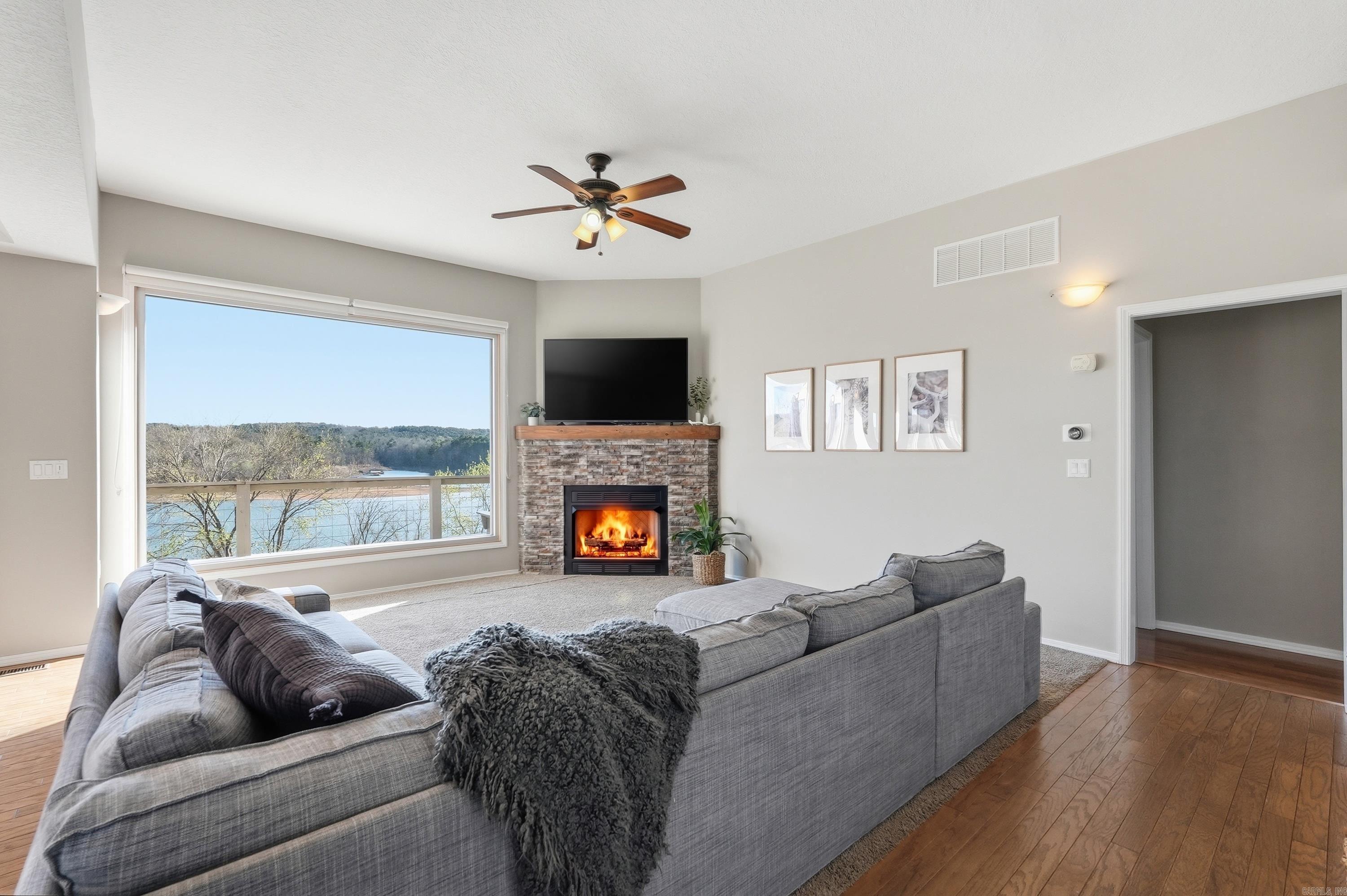 844 Davidson  Greers Ferry, AR