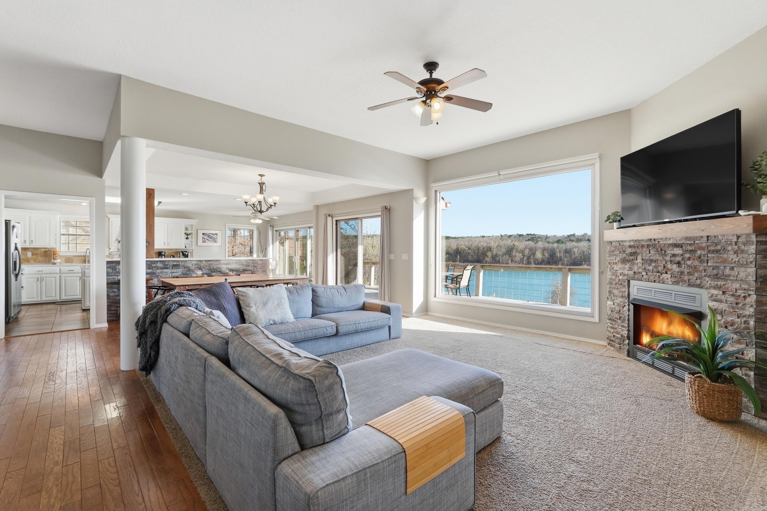 844 Davidson  Greers Ferry, AR