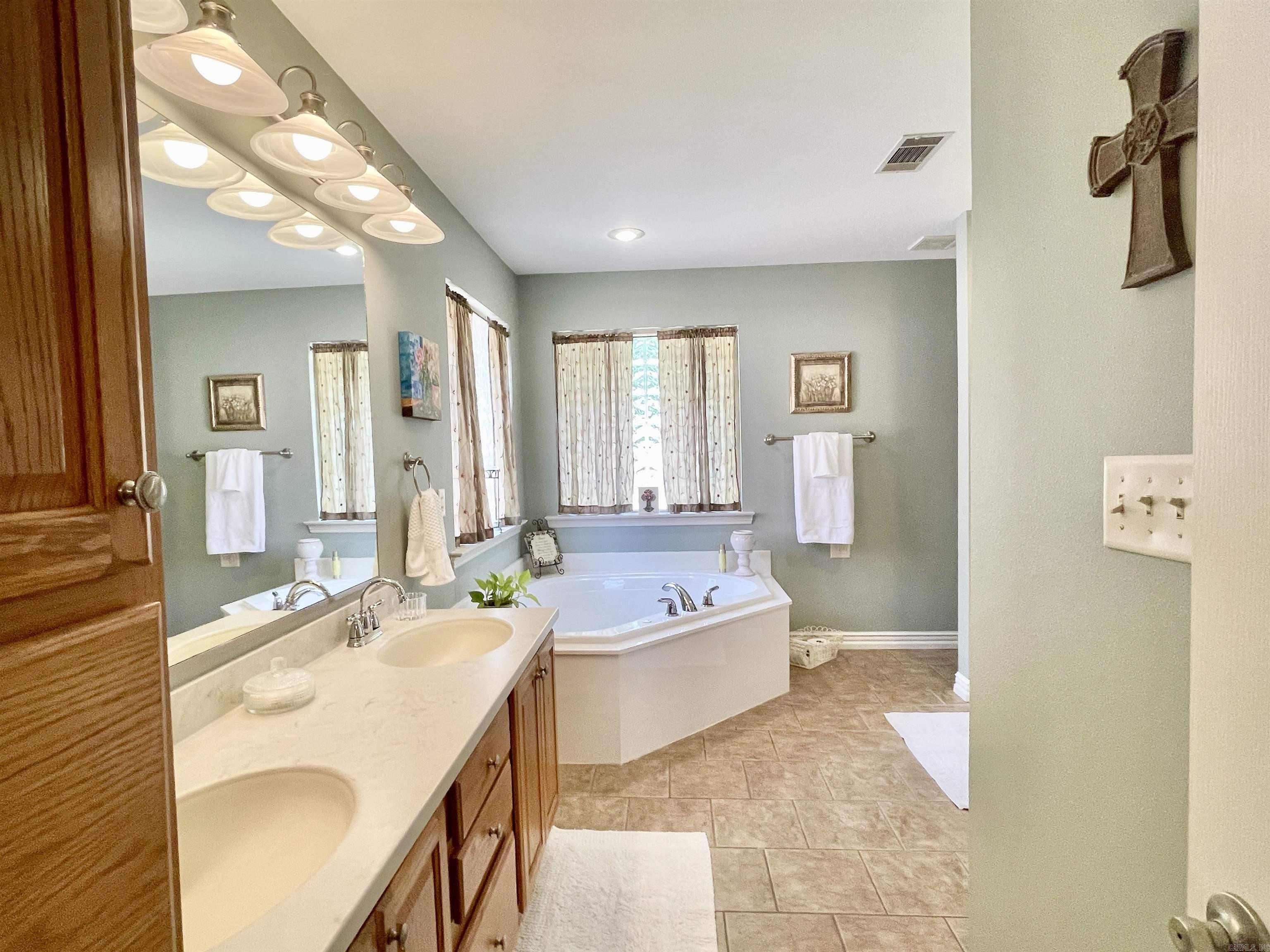 129 Pleasantwood Drive  Maumelle, AR