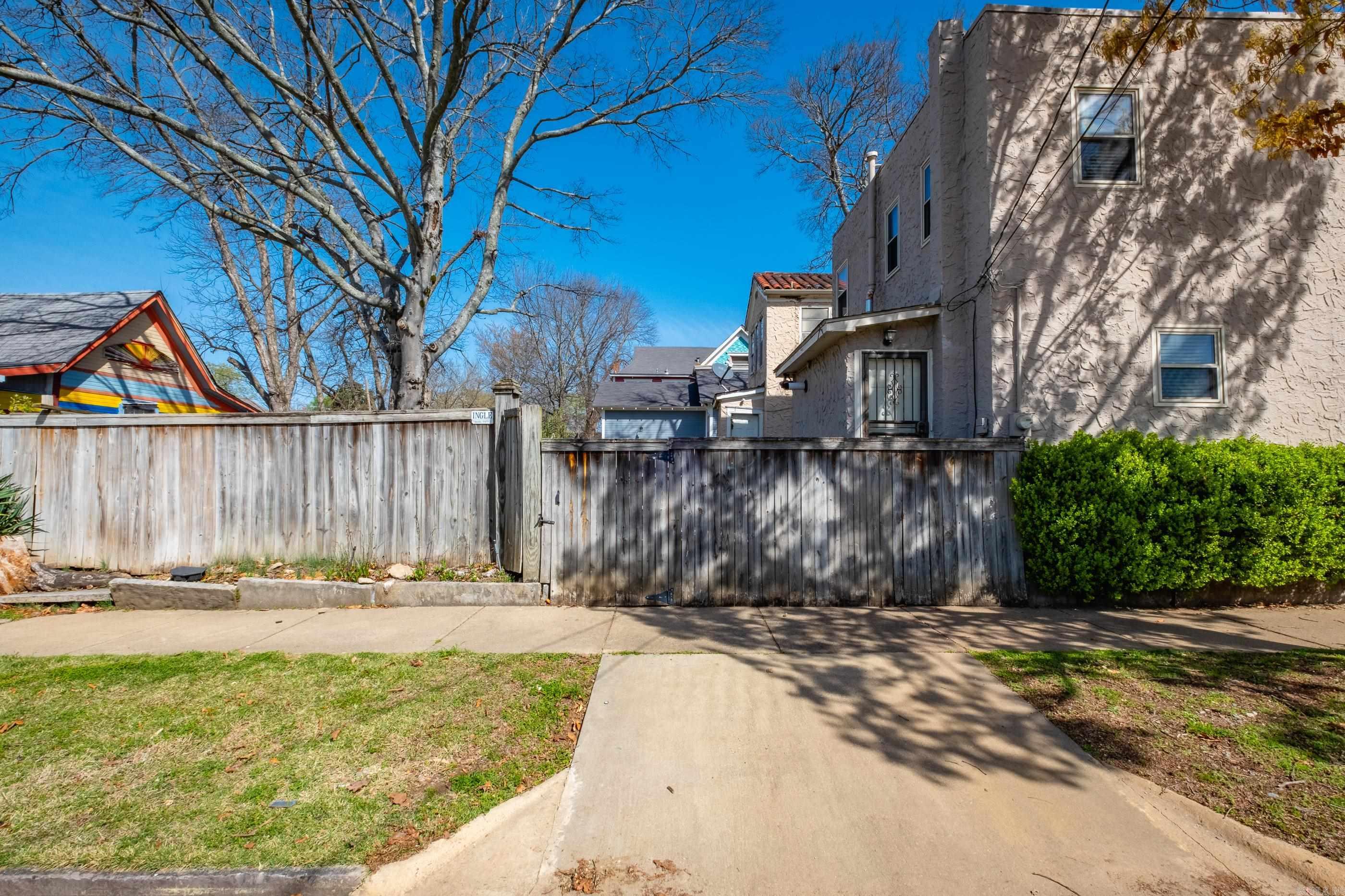 1874 S Gaines  Little Rock, AR