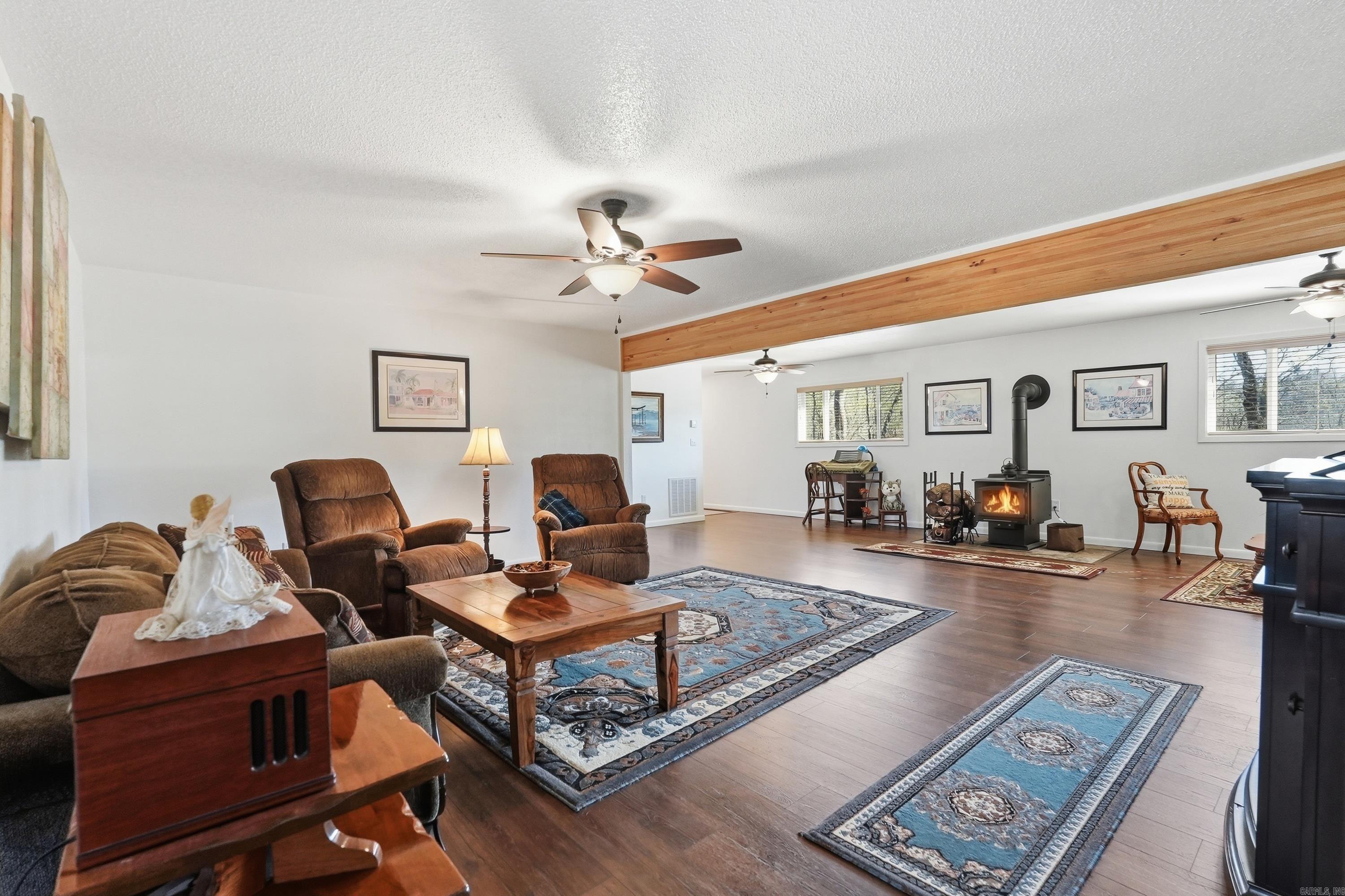 279 River Drive Est  Pangburn, AR