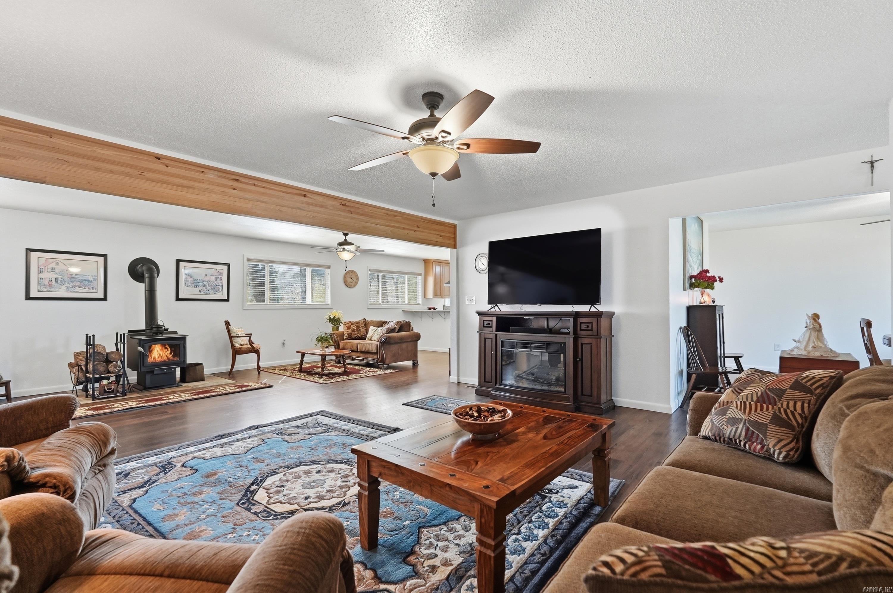 279 River Drive Est  Pangburn, AR