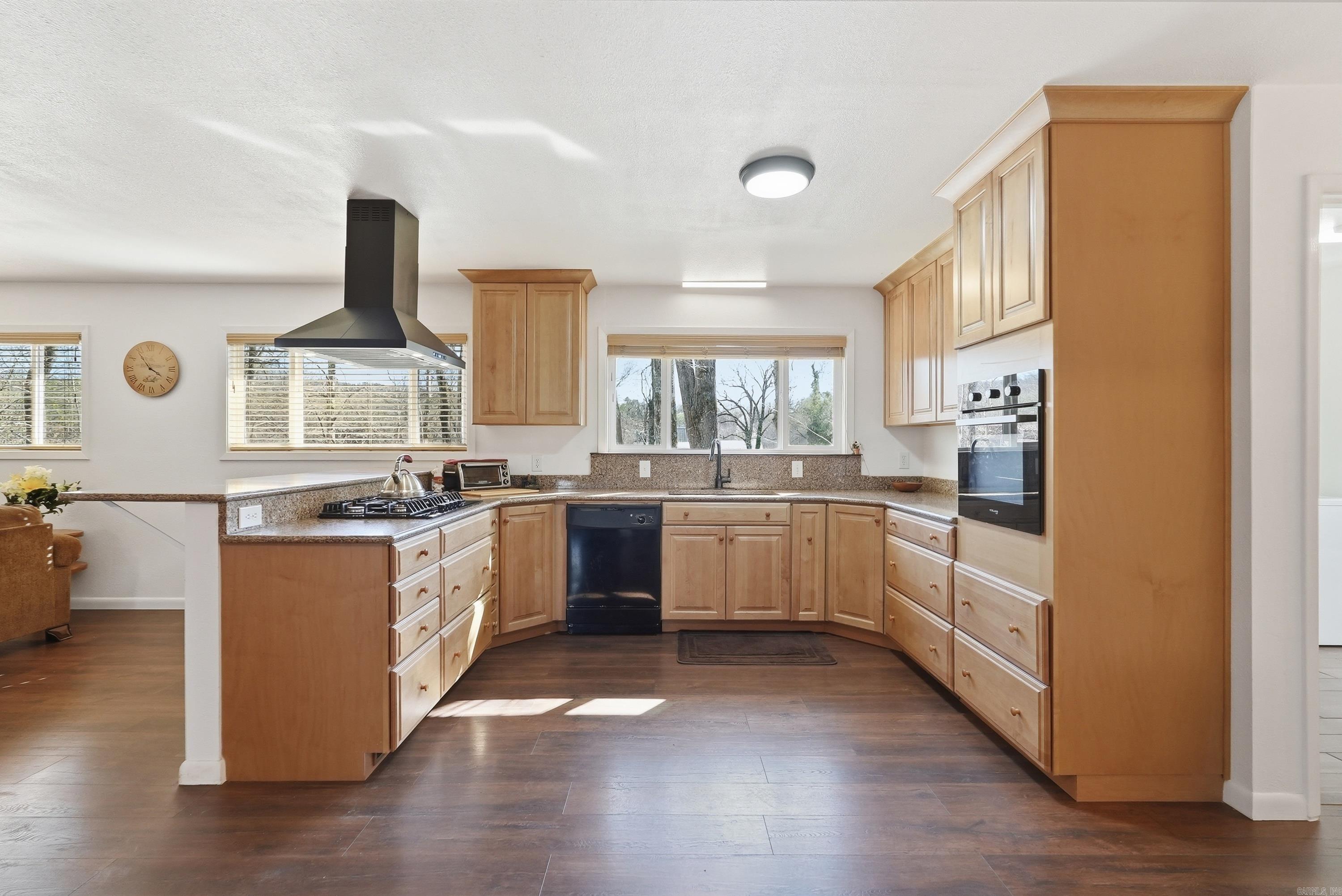 279 River Drive Est  Pangburn, AR