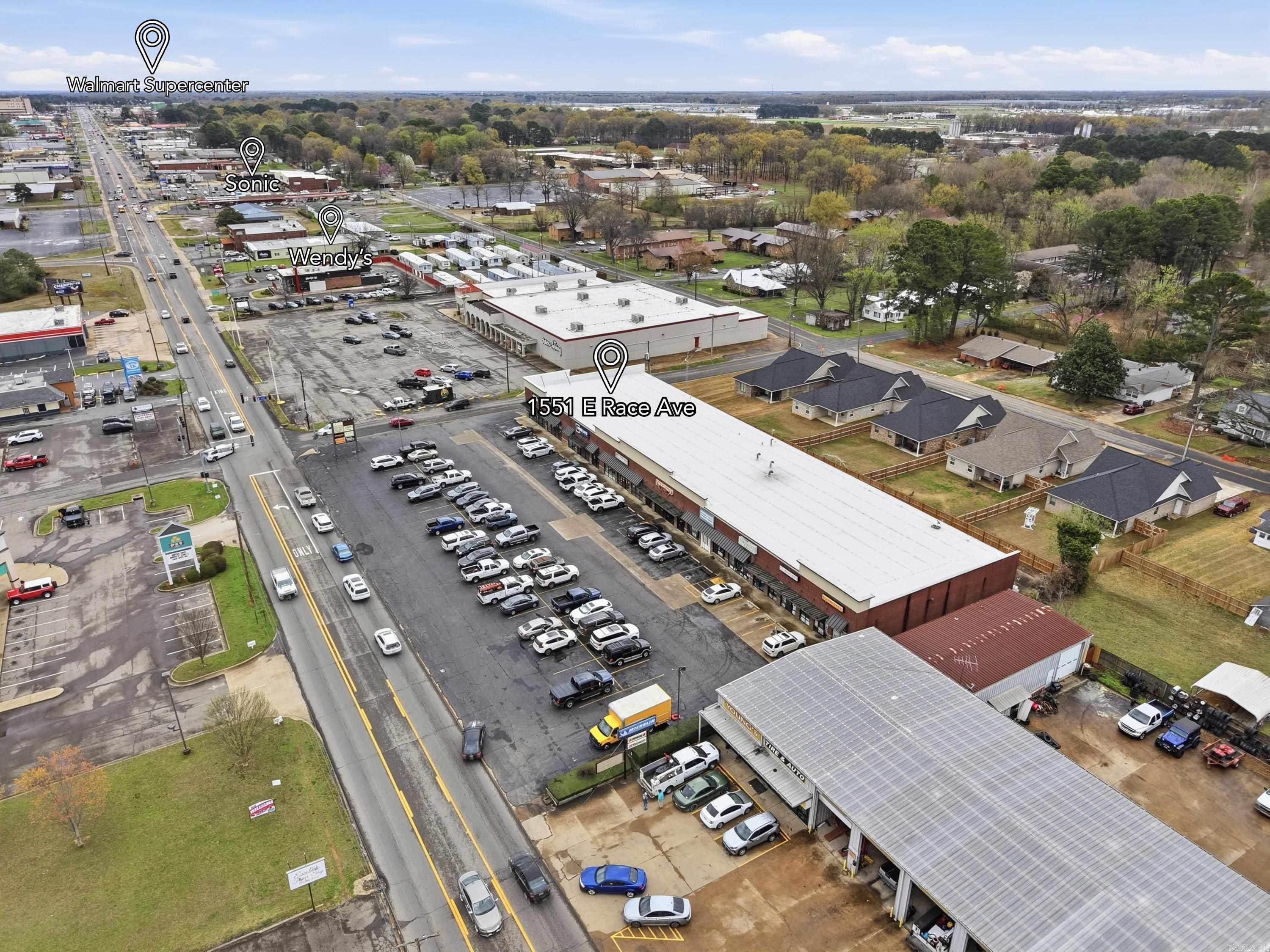 1551 E Race  Searcy, AR