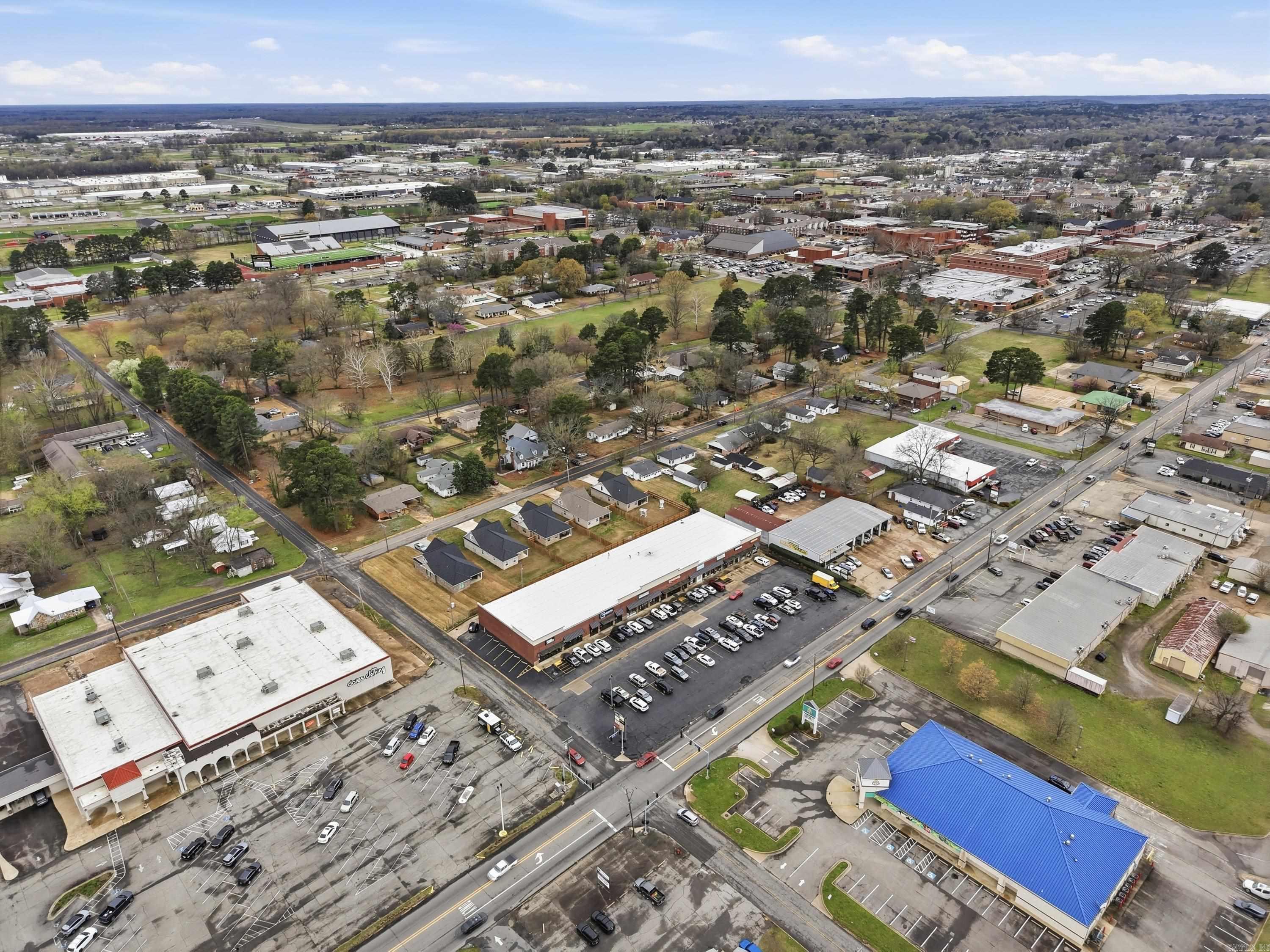 1551 E Race  Searcy, AR