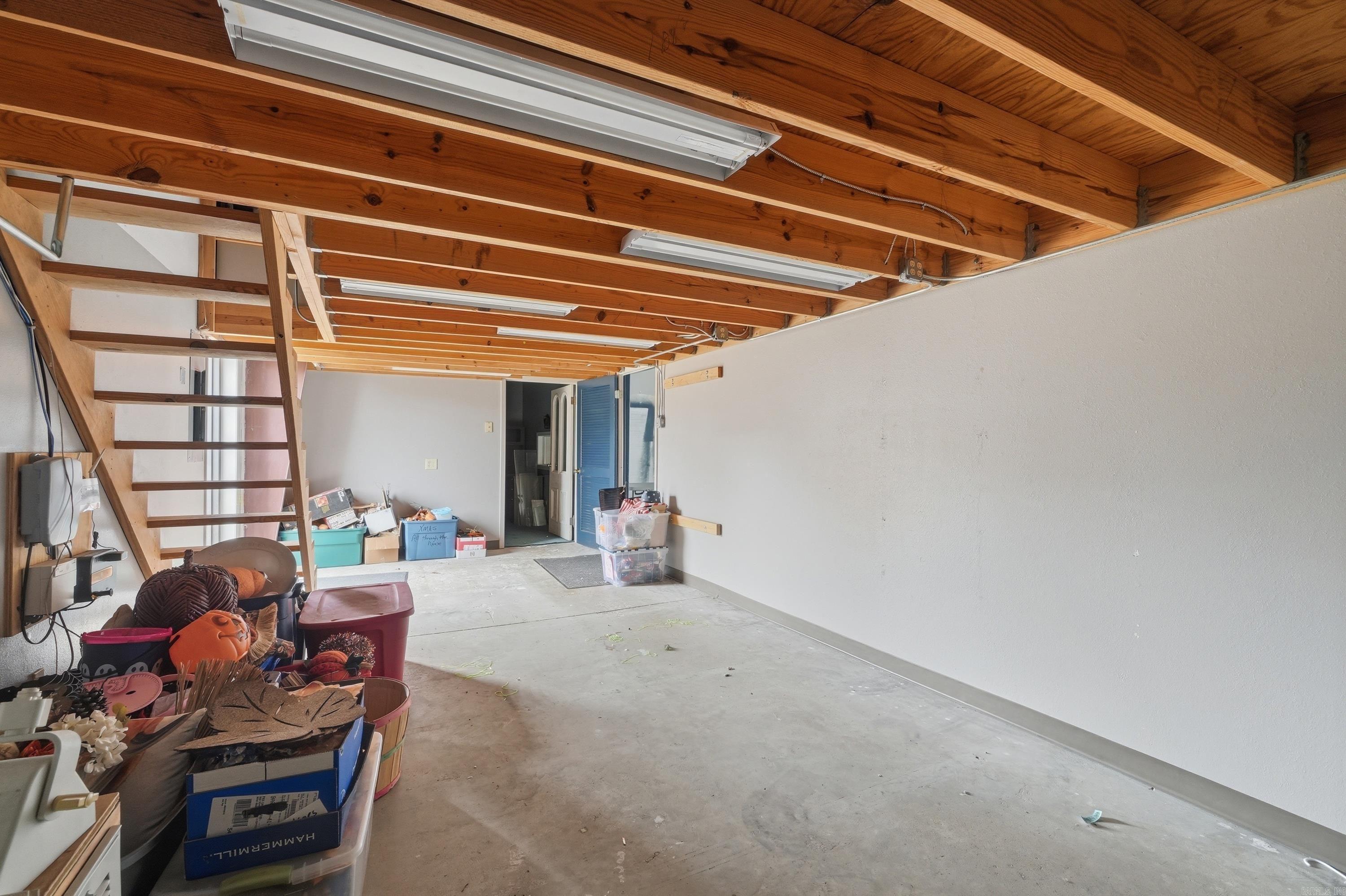 1551 E Race  Searcy, AR