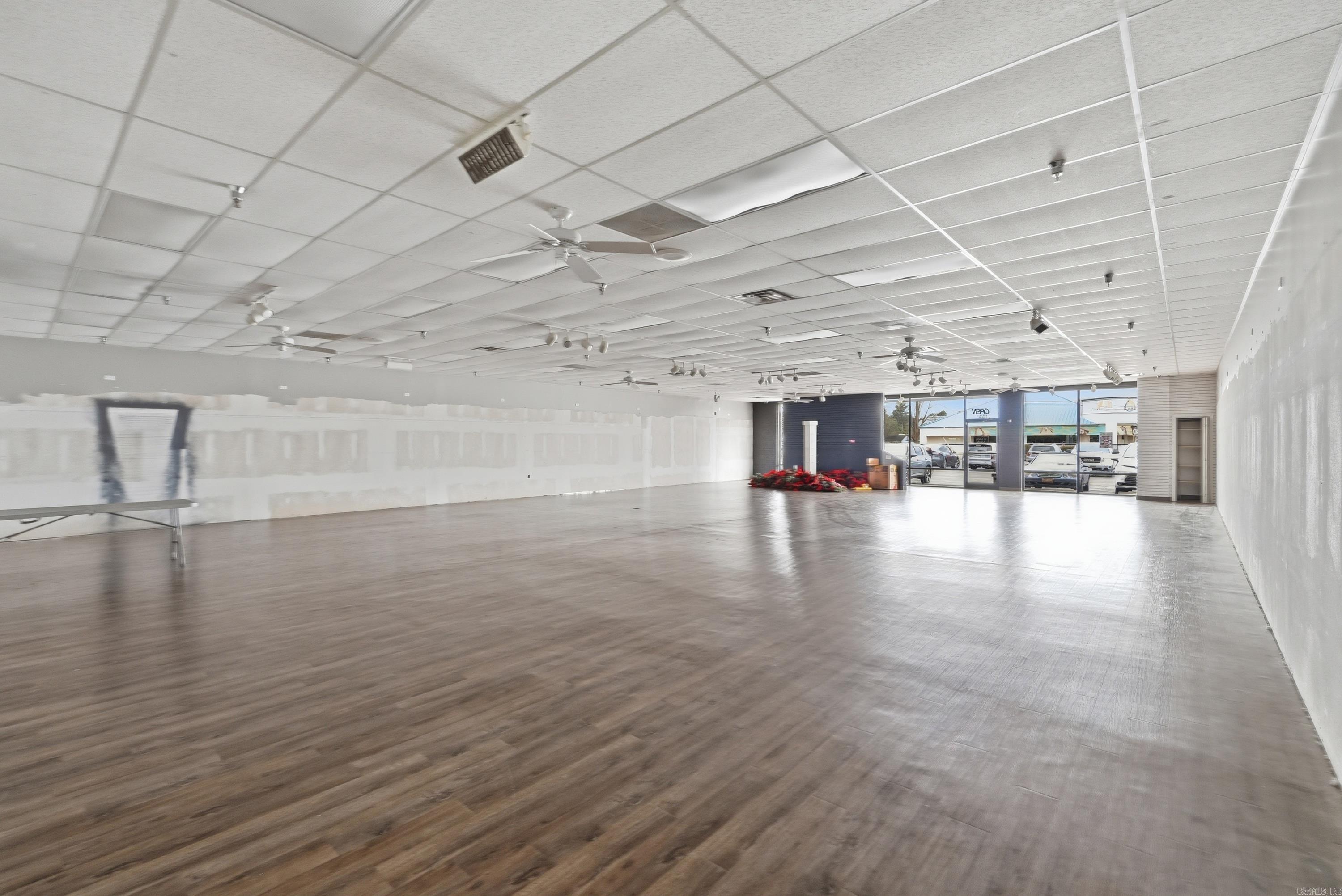 1551 E Race  Searcy, AR