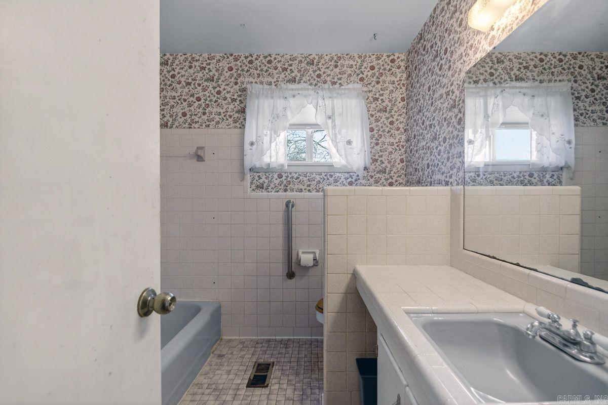 15602 Oakcrest  Little Rock, AR