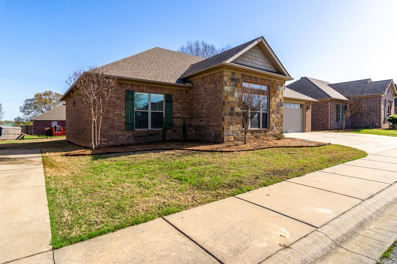 2535 EIGHTEEN  Conway, AR