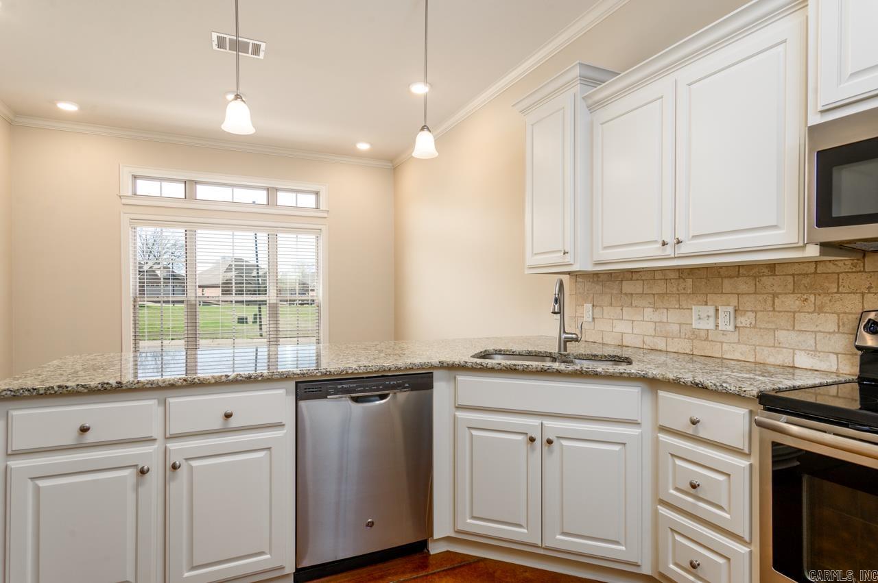 2535 EIGHTEEN  Conway, AR