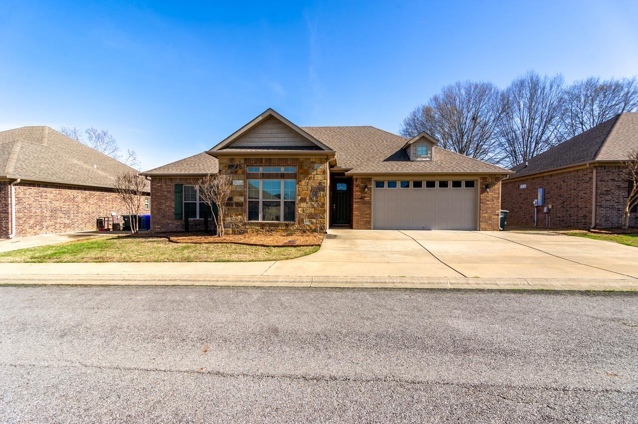 2535 EIGHTEEN  Conway, AR