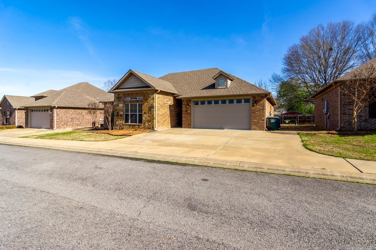 2535 EIGHTEEN  Conway, AR