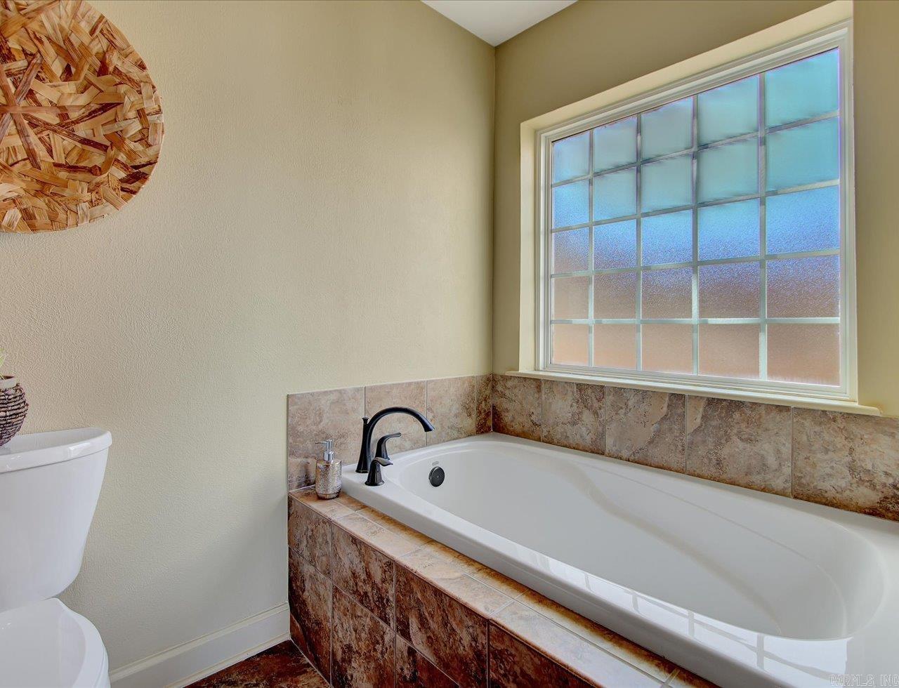 101 Long Island  Hot Springs, AR