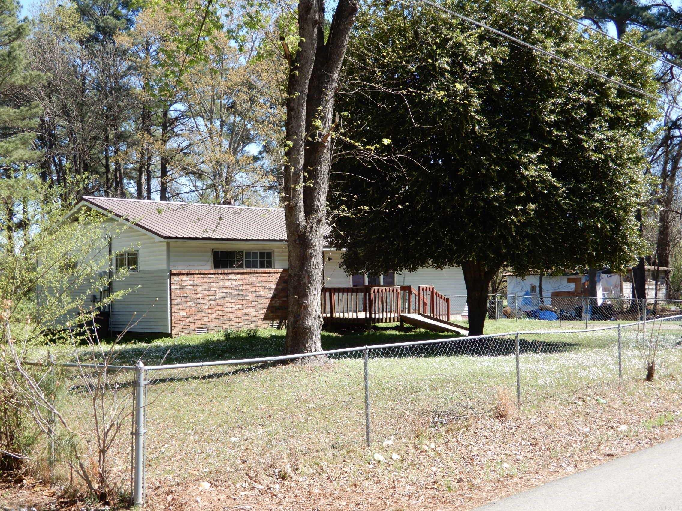 901 West  Kensett, AR