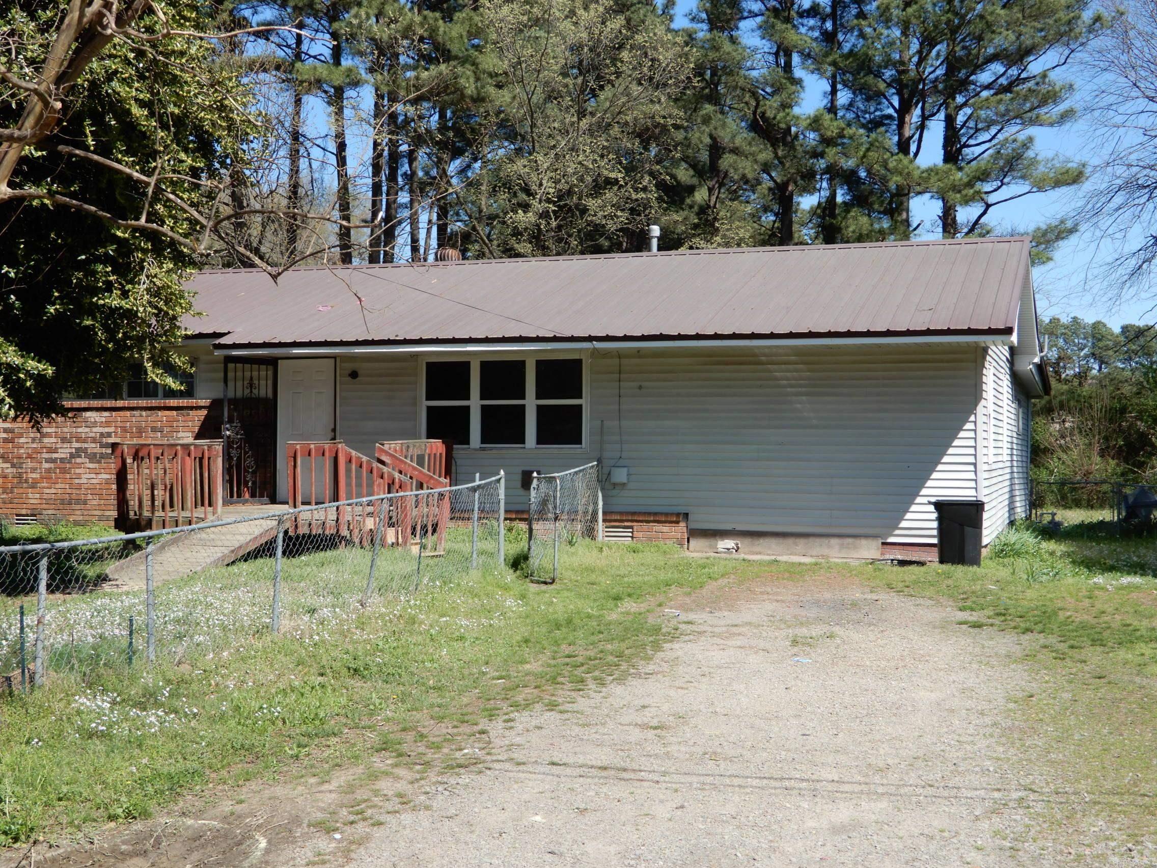 901 West  Kensett, AR