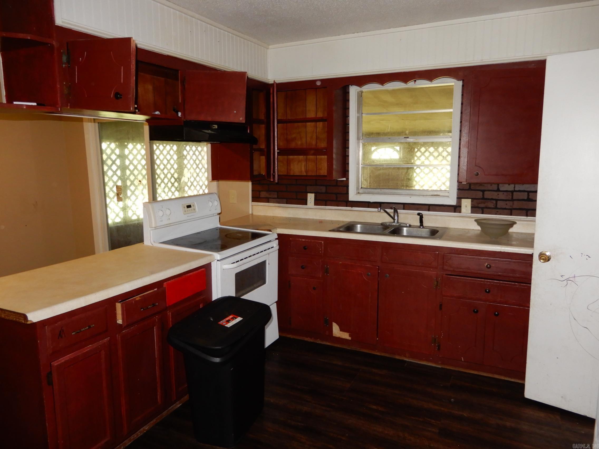 901 West  Kensett, AR