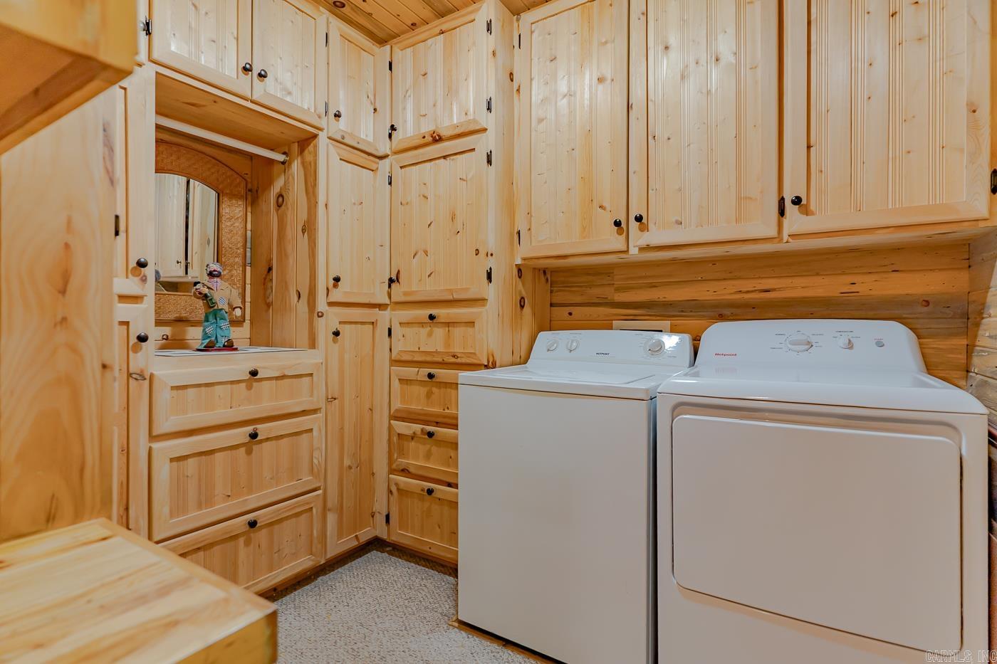 21 W Lakeshore Dr  Highland, AR