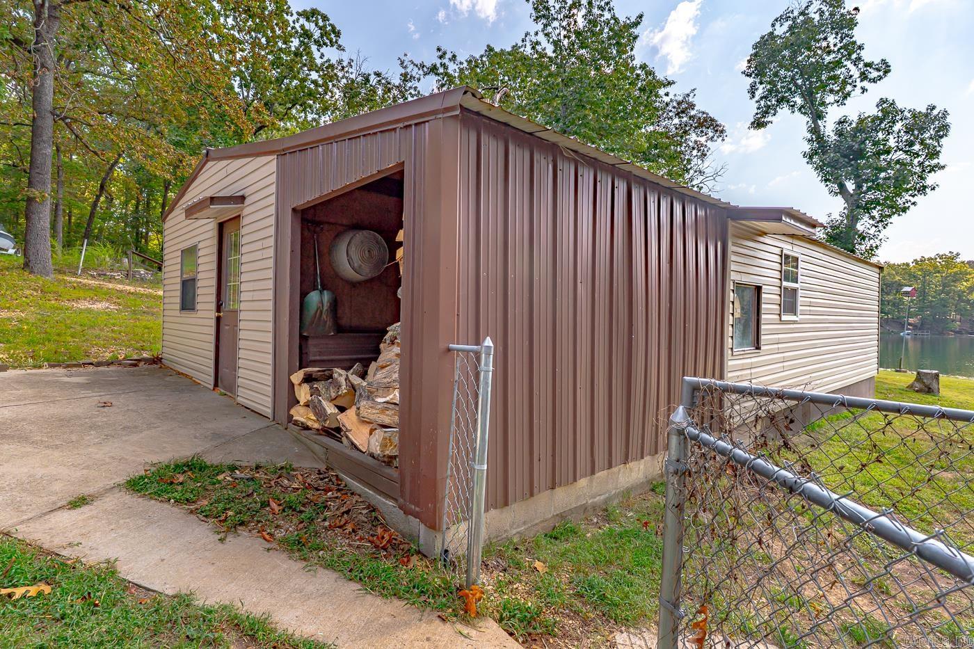 21 W Lakeshore Dr  Highland, AR