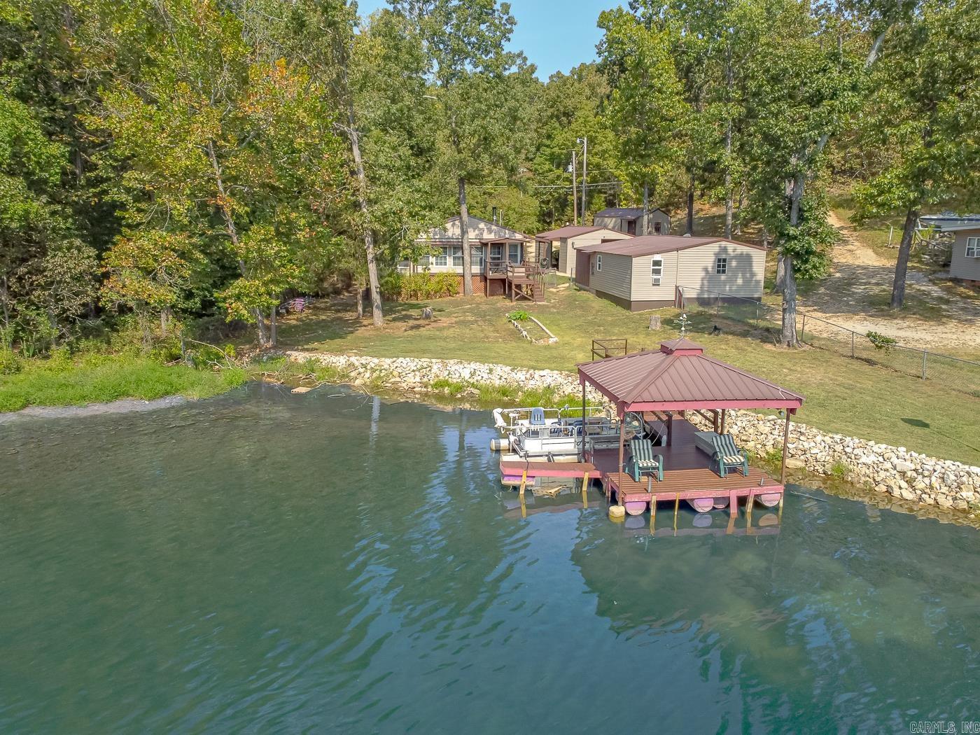 21 W Lakeshore Dr  Highland, AR