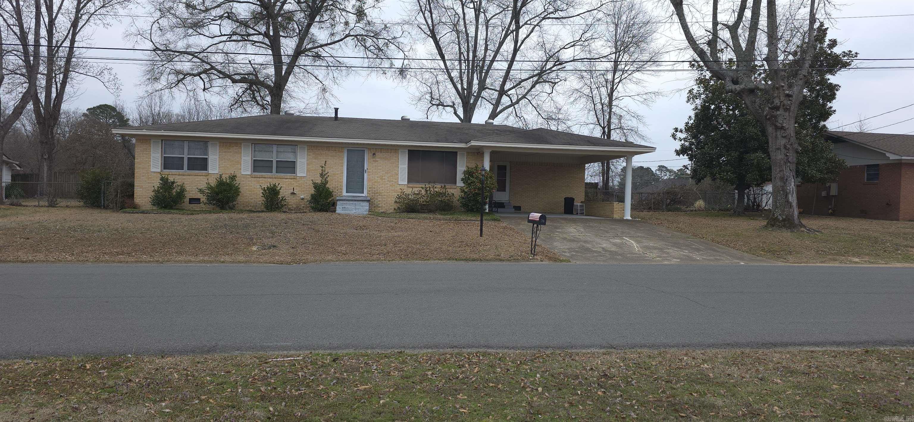 206 N 27th  Arkadelphia, AR