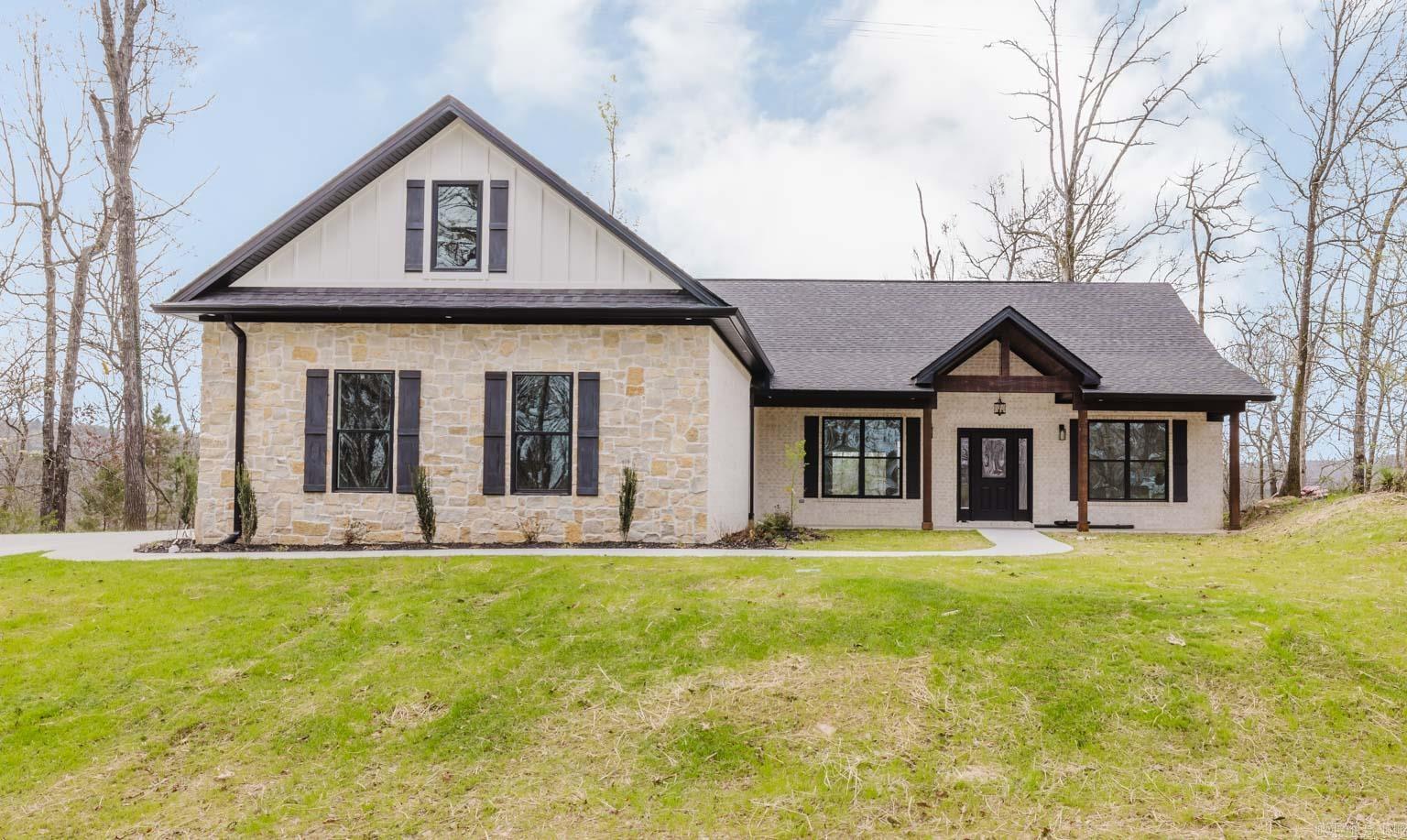 123 MURRAY HILL PLACE Hot Springs, AR 71913