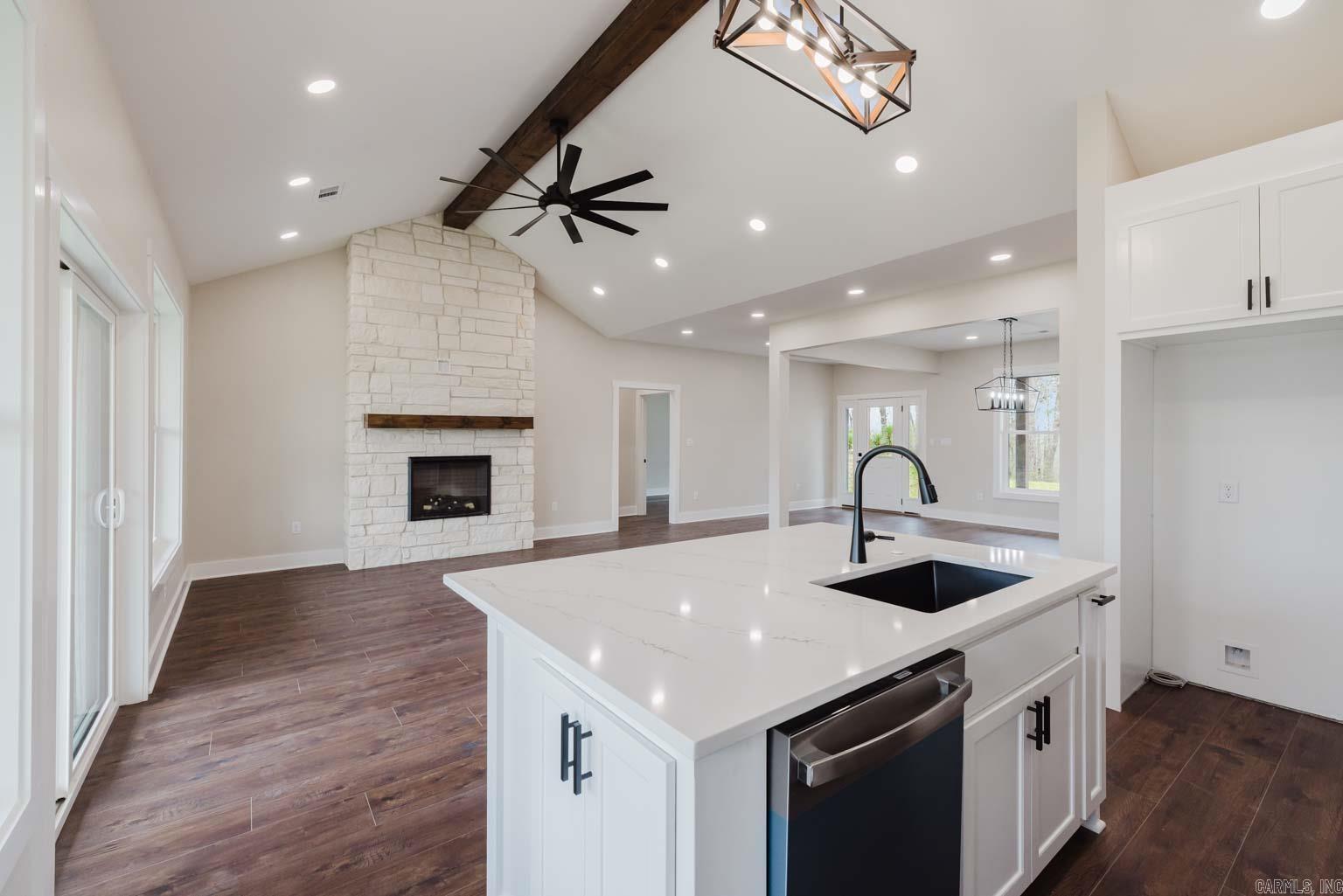 123 MURRAY HILL PLACE Hot Springs, AR 71913