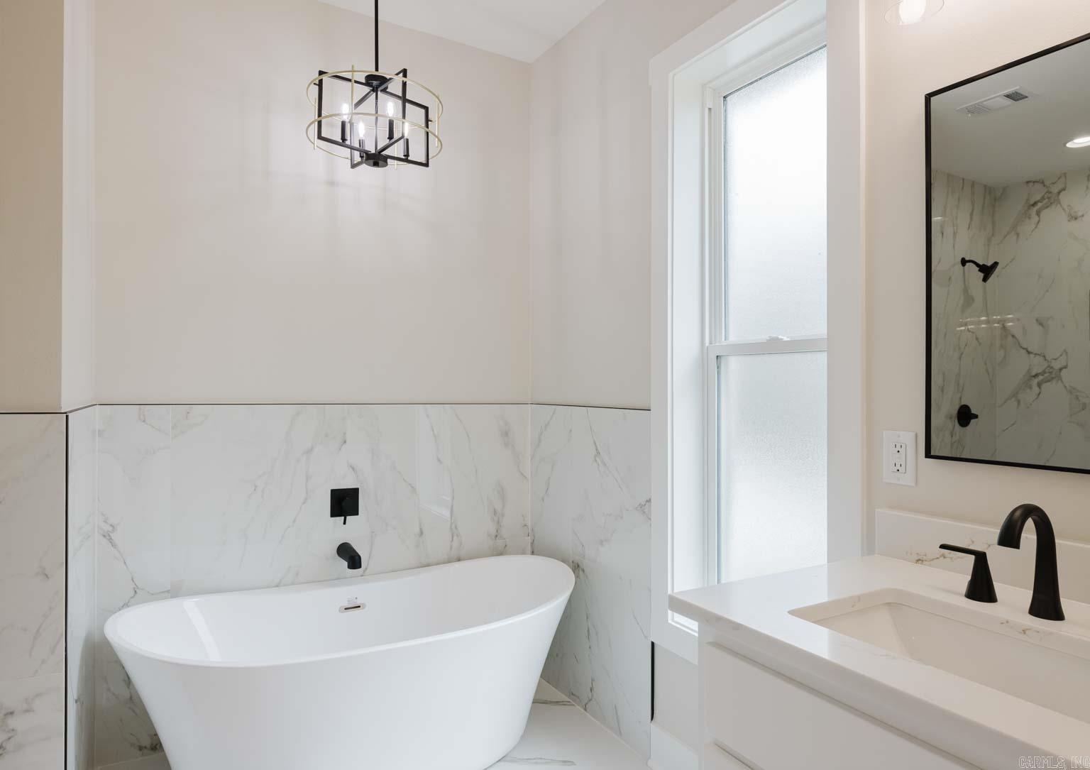 123 MURRAY HILL PLACE Hot Springs, AR 71913