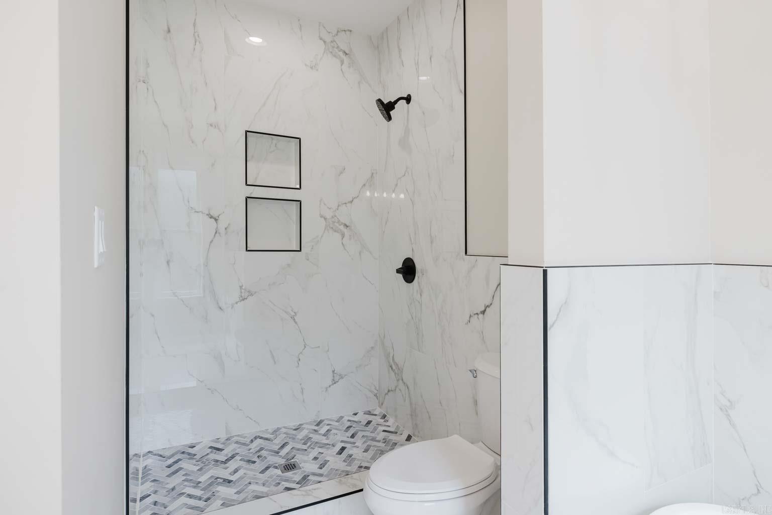 123 MURRAY HILL PLACE Hot Springs, AR 71913