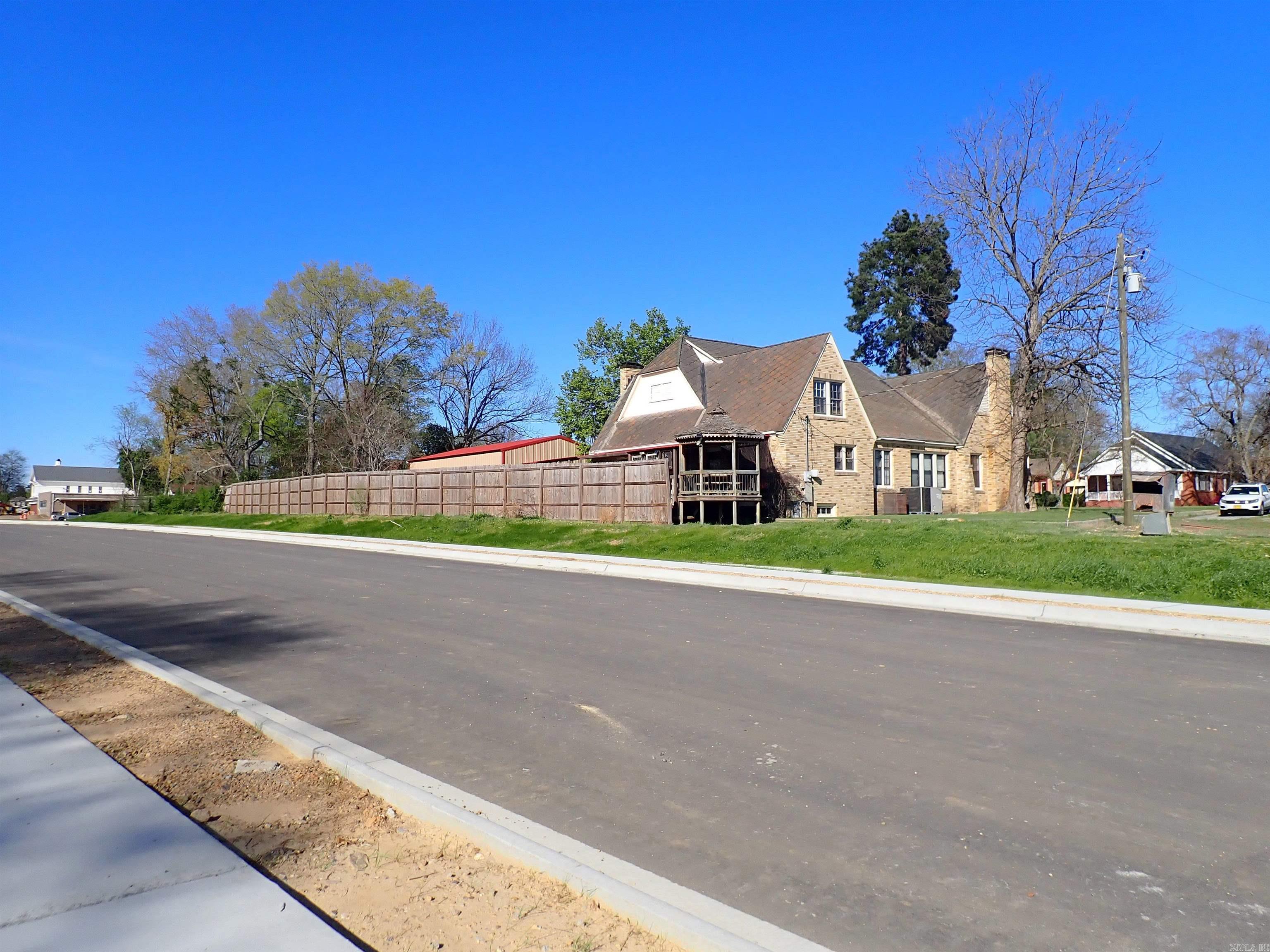 529 S 9th  Arkadelphia, AR