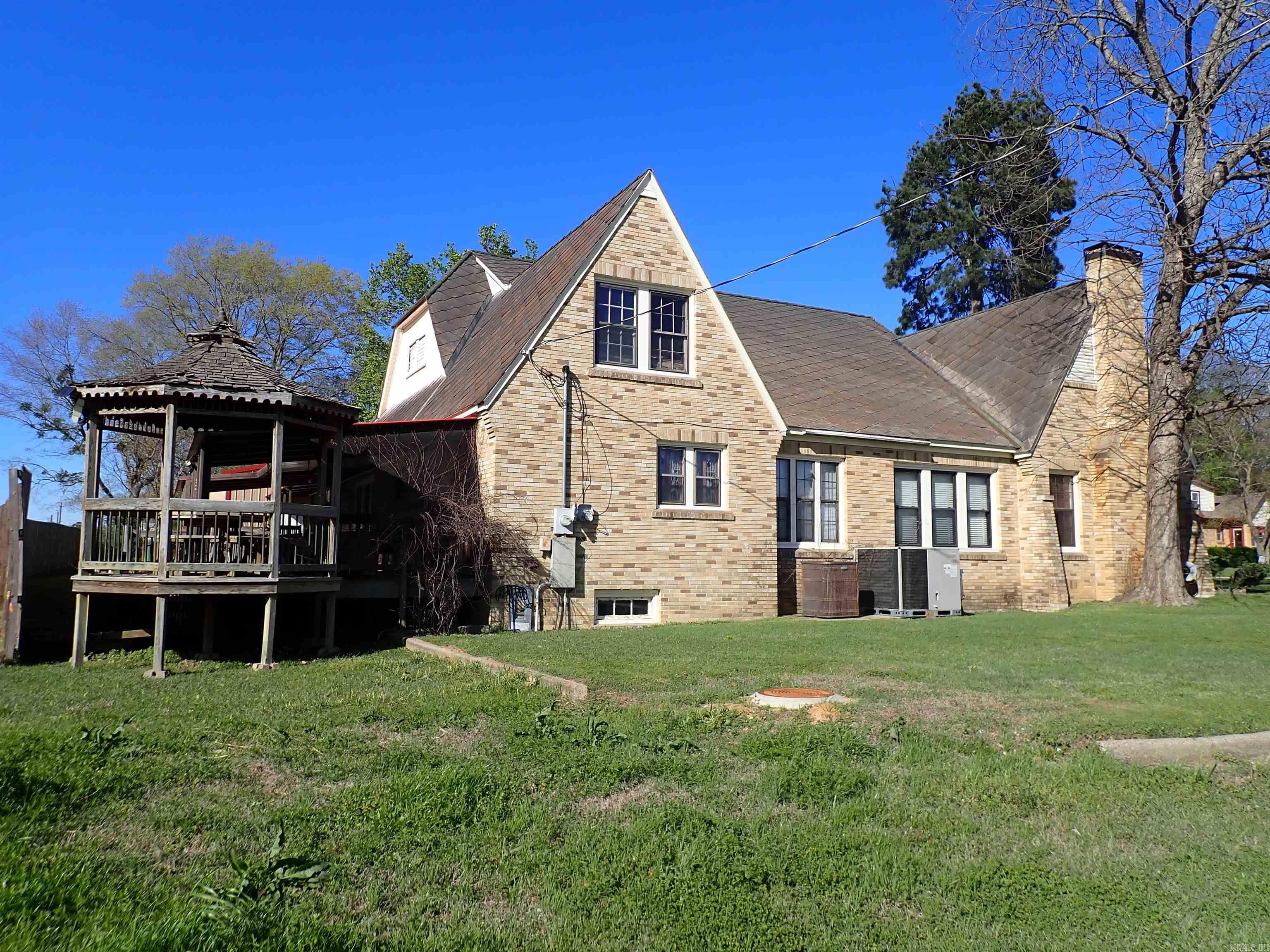529 S 9th  Arkadelphia, AR