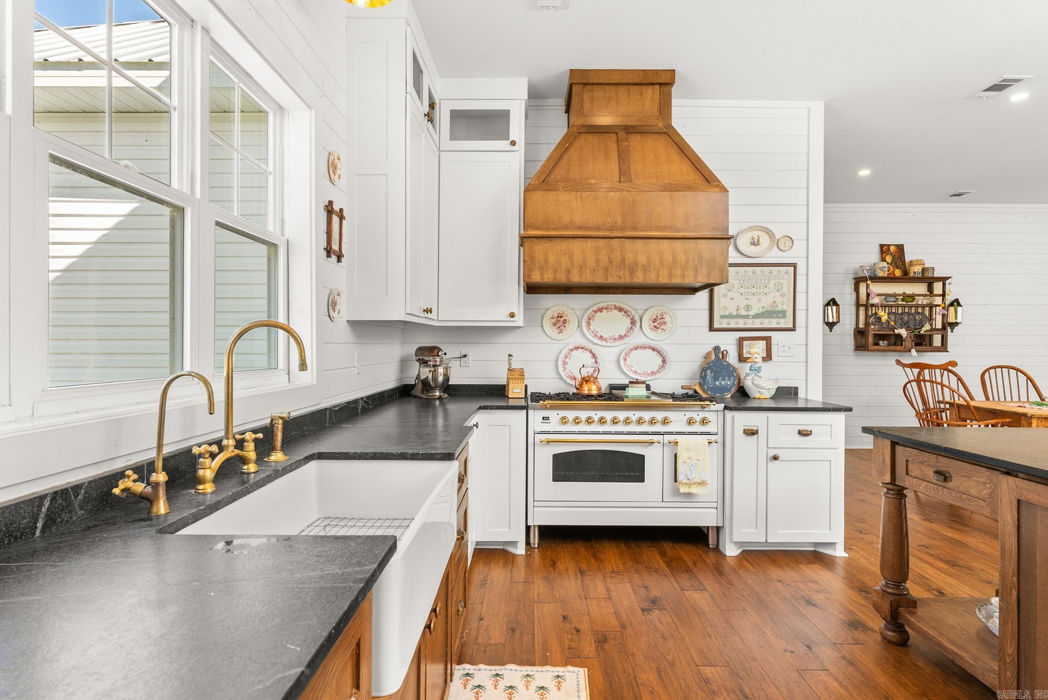 188 Goshen Valley  Mayflower, AR