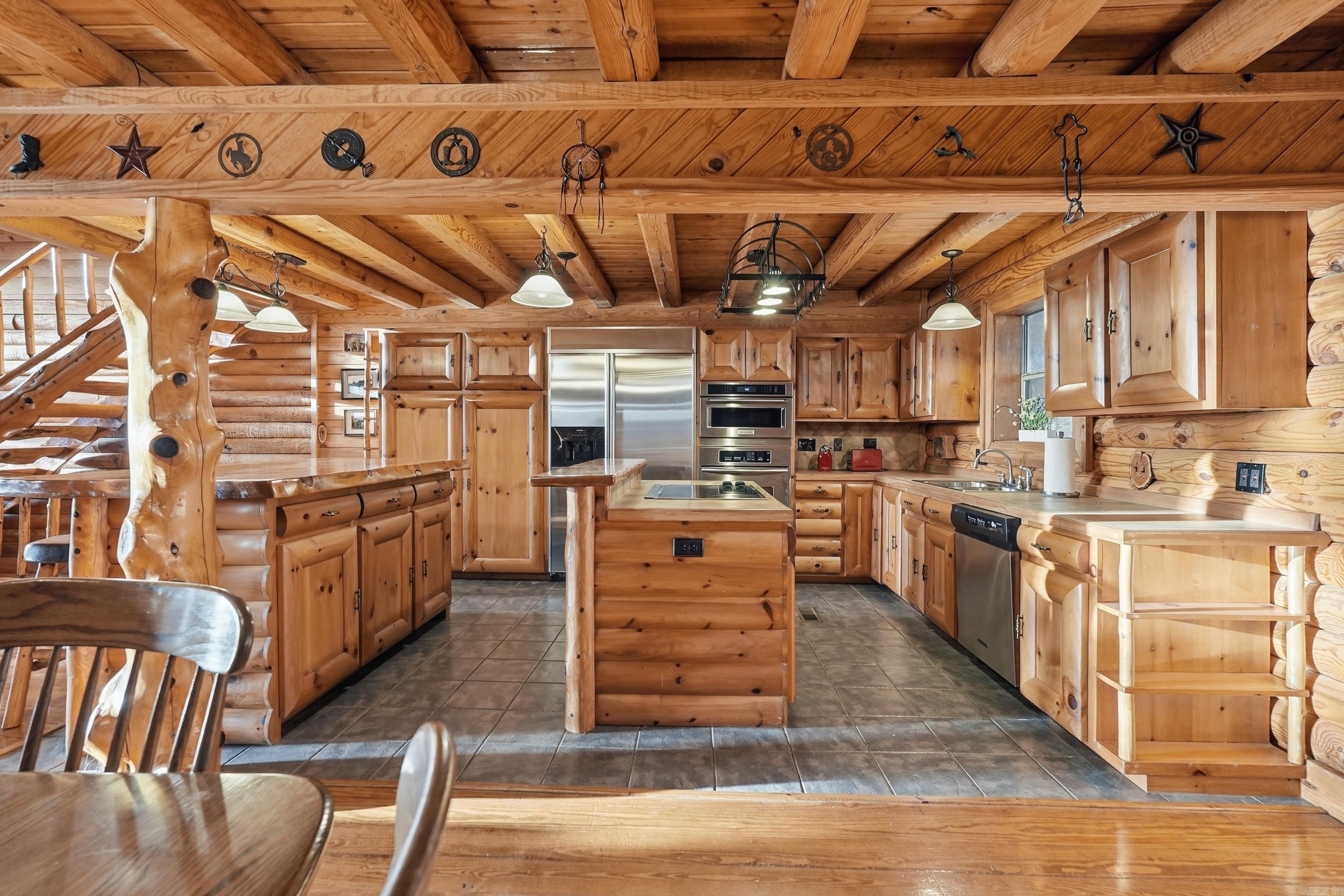 780 Watersedge Dr.  Edgemont, AR