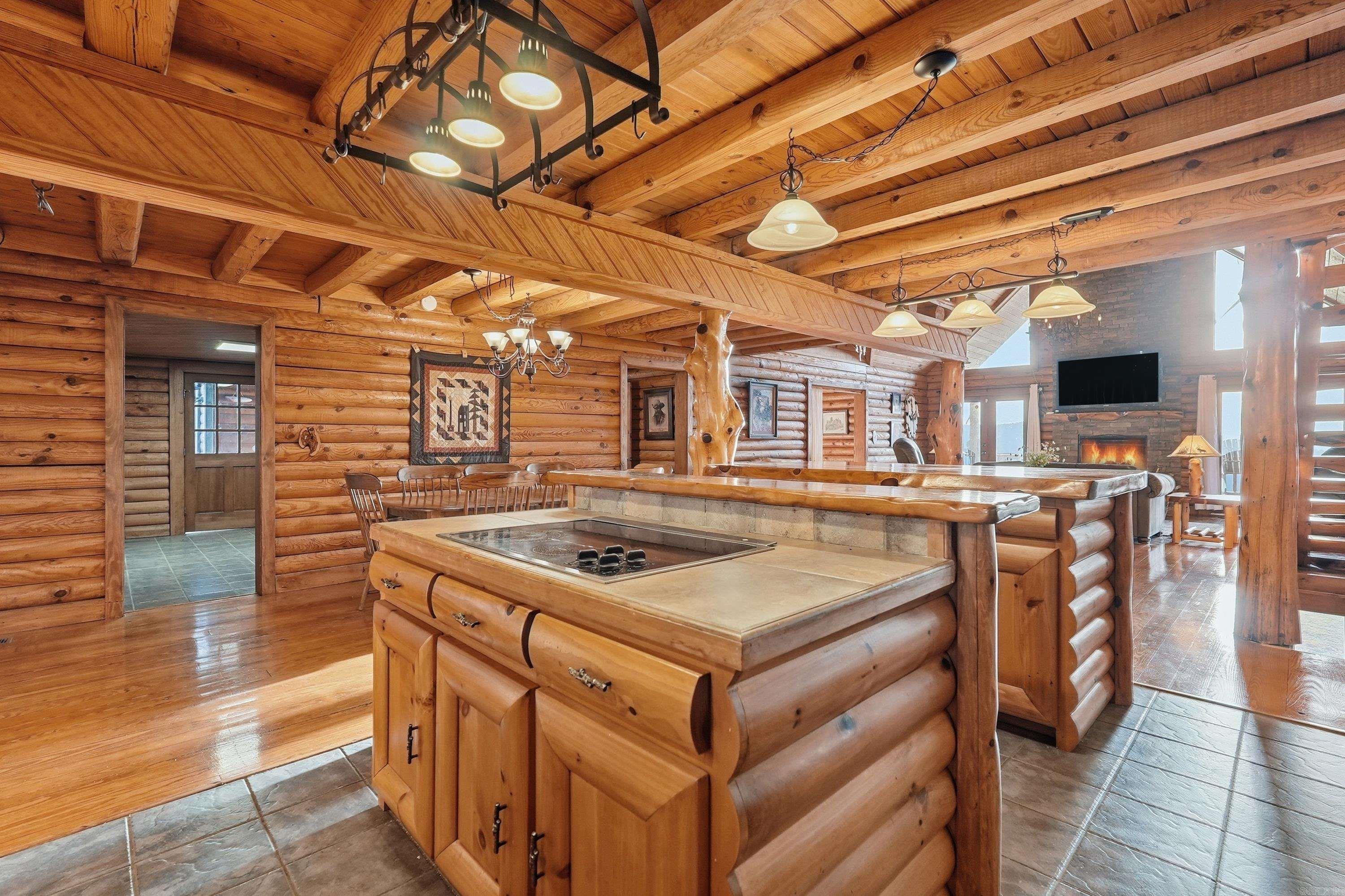 780 Watersedge Dr.  Edgemont, AR